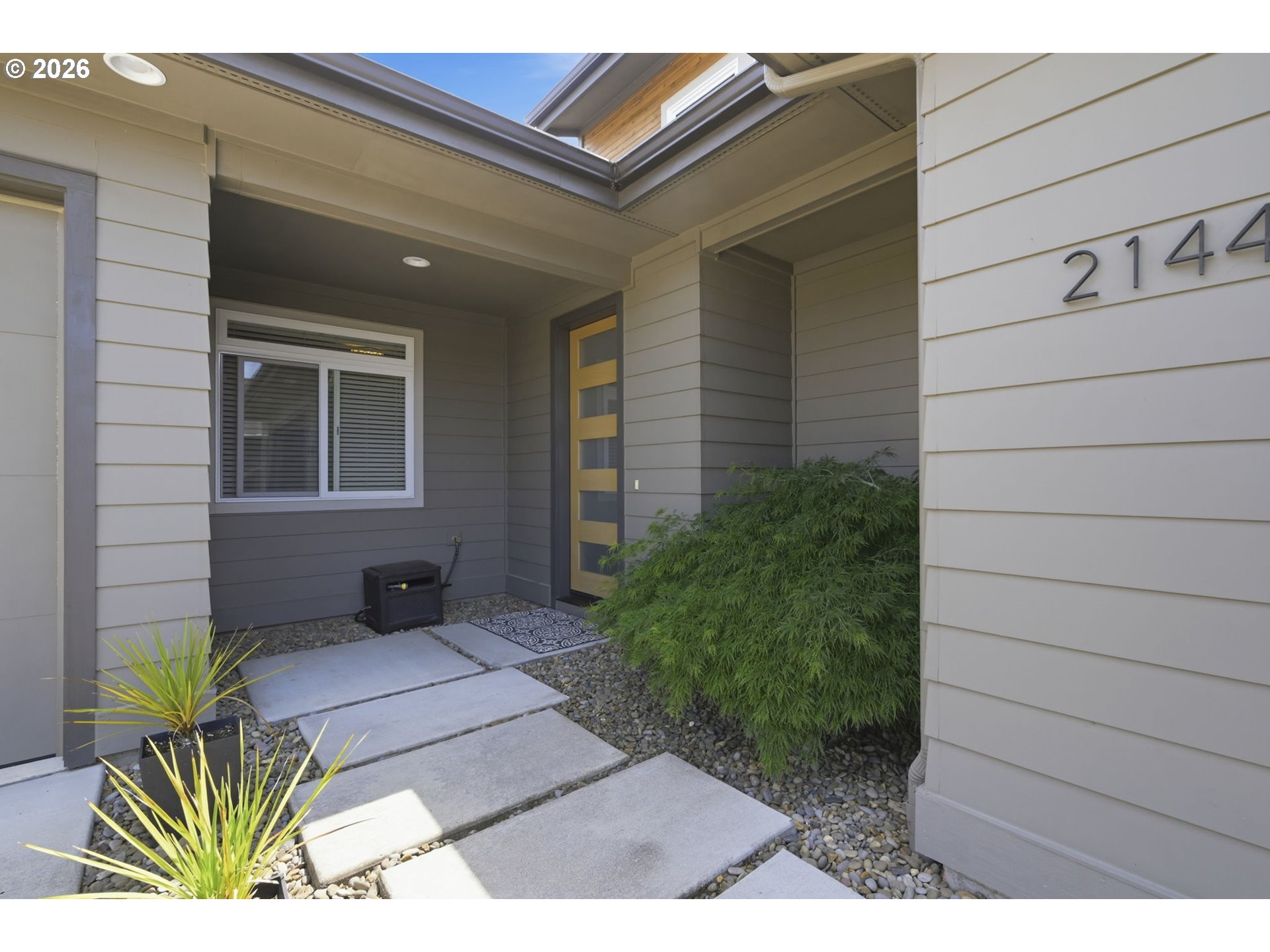 2144 Lathen Way Property Photo 8