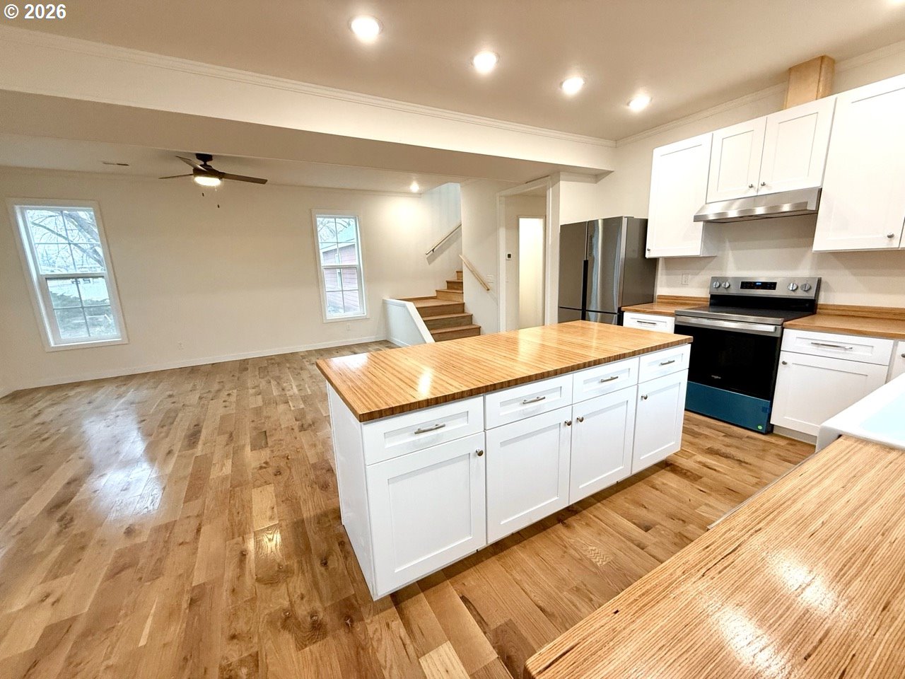 230 E St Property Photo 5