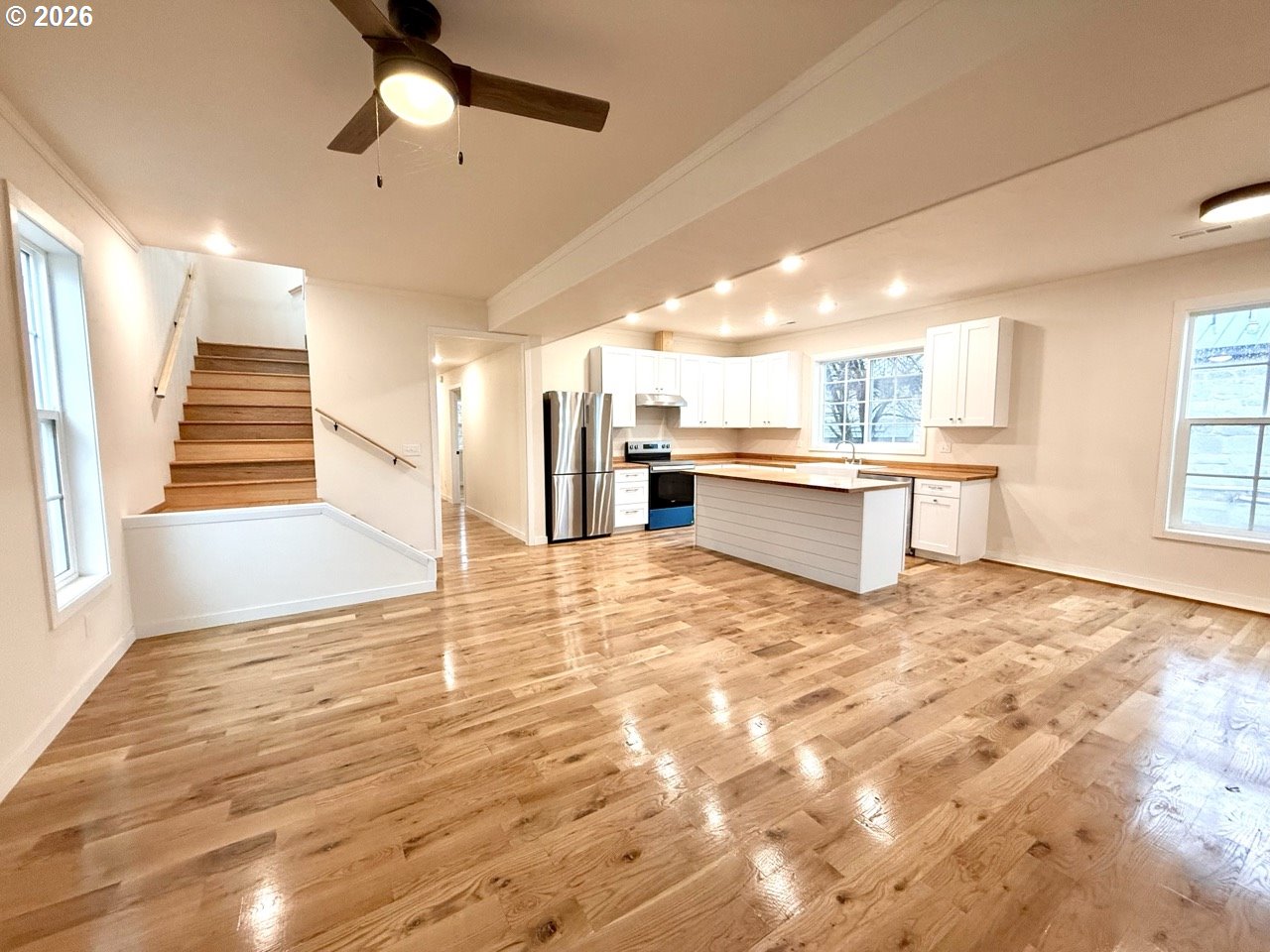 230 E St Property Photo 8