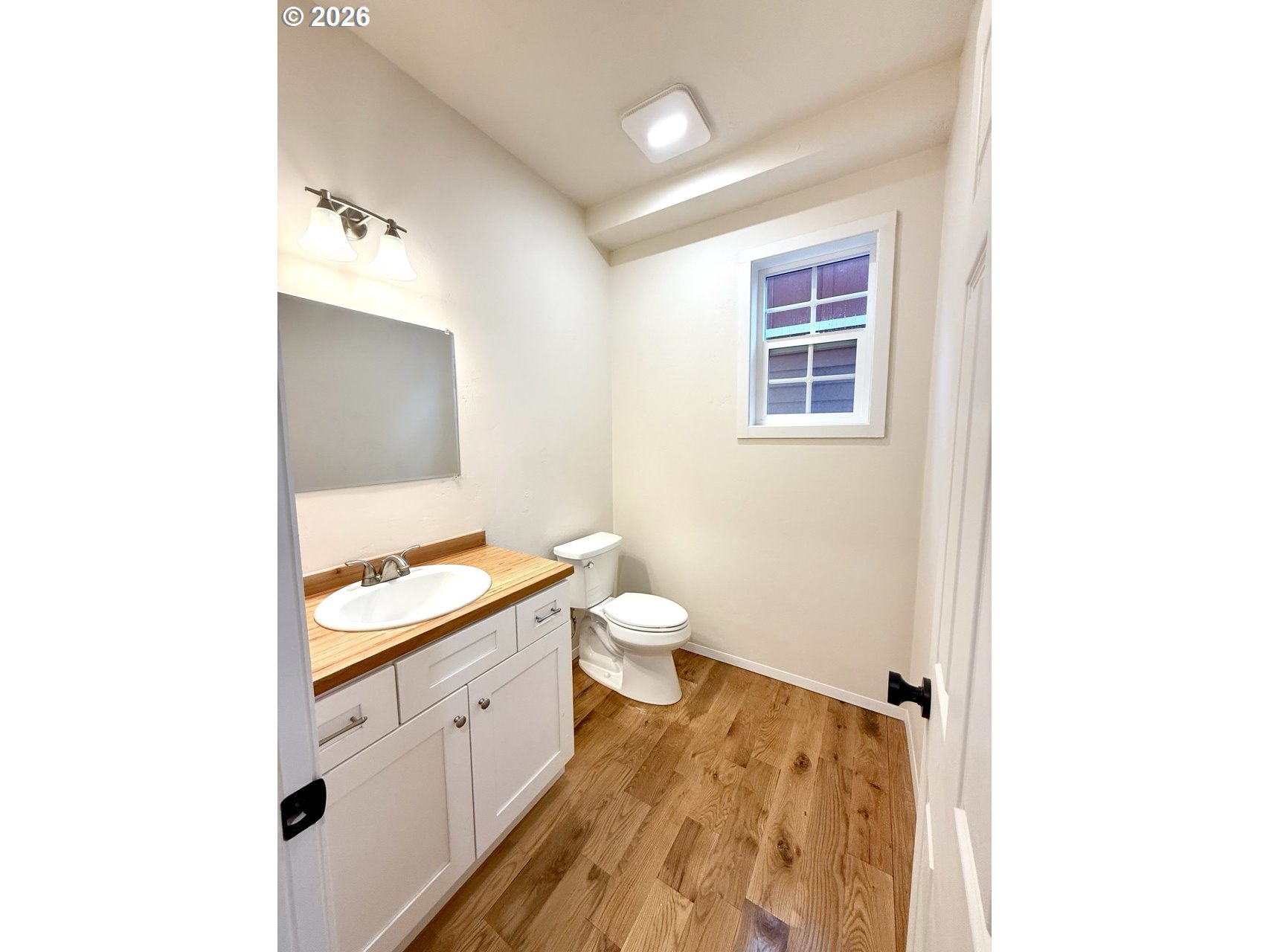 230 E St Property Photo 9