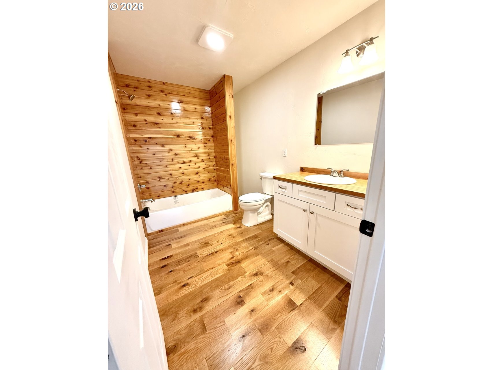 230 E St Property Photo 14