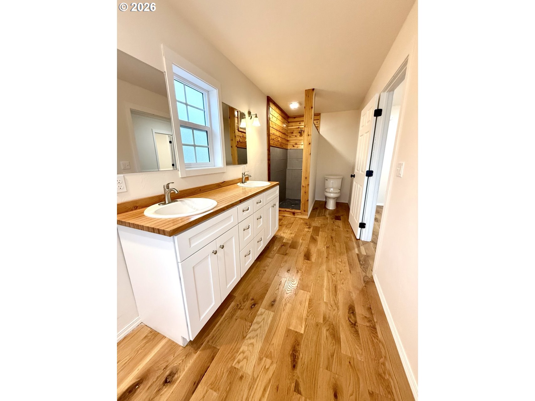 230 E St Property Photo 16