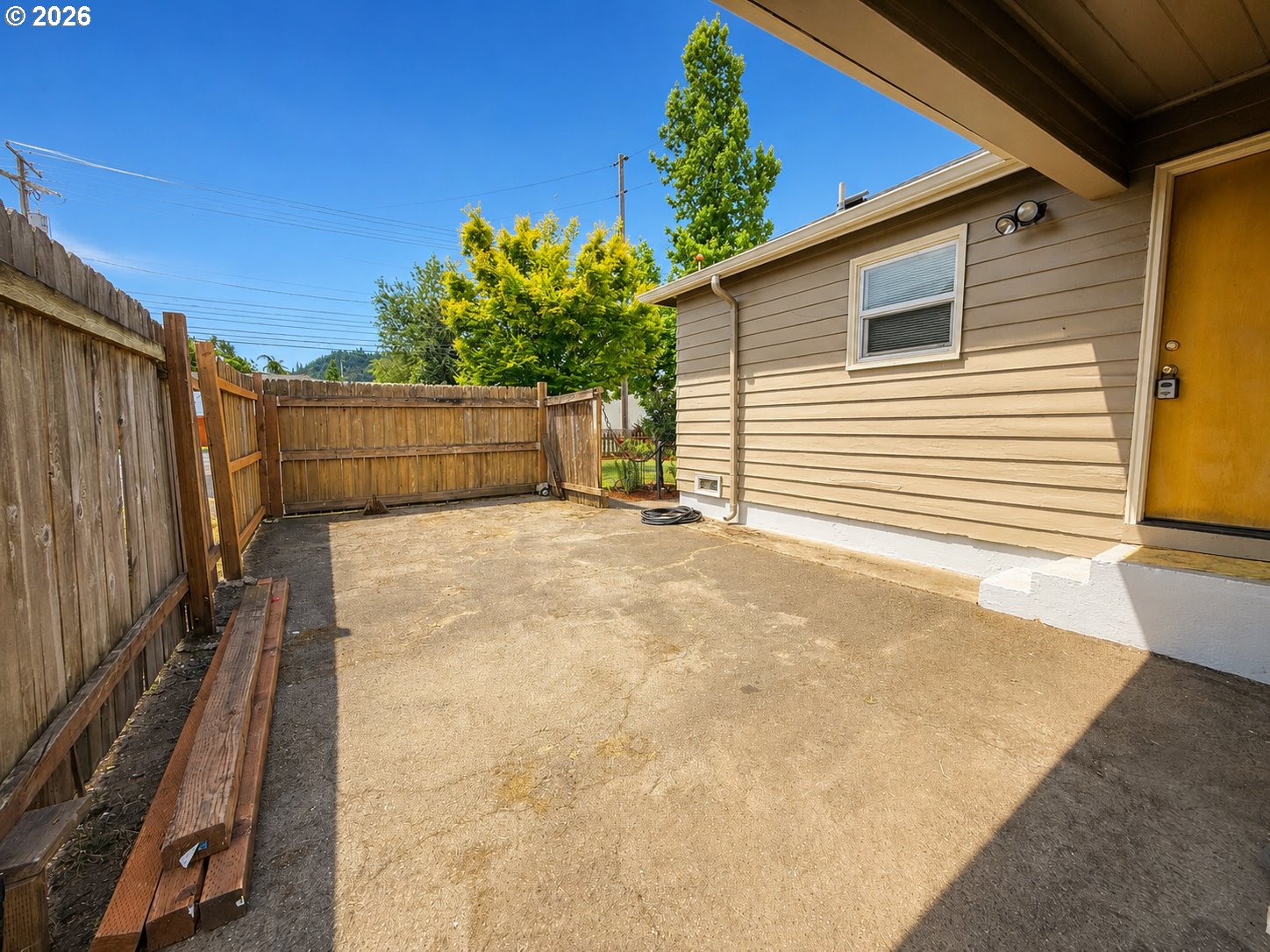 1664 Main St Property Photo 4