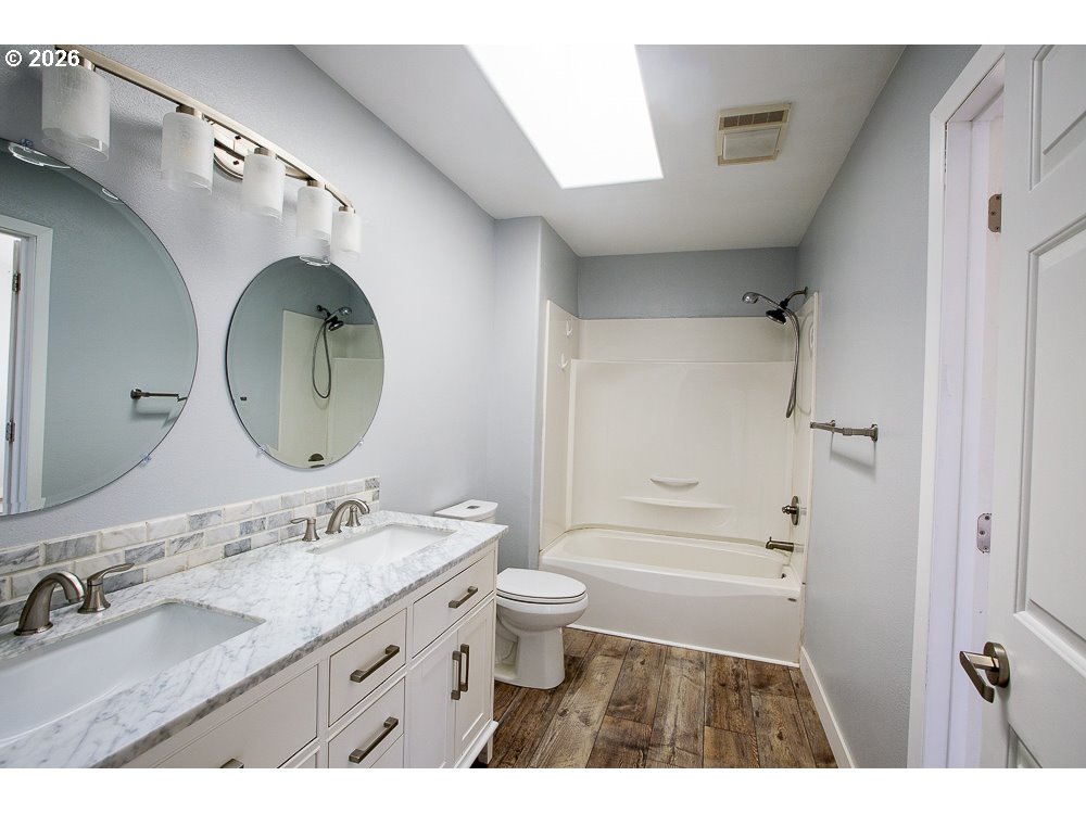 2309 M Ct Property Photo 2