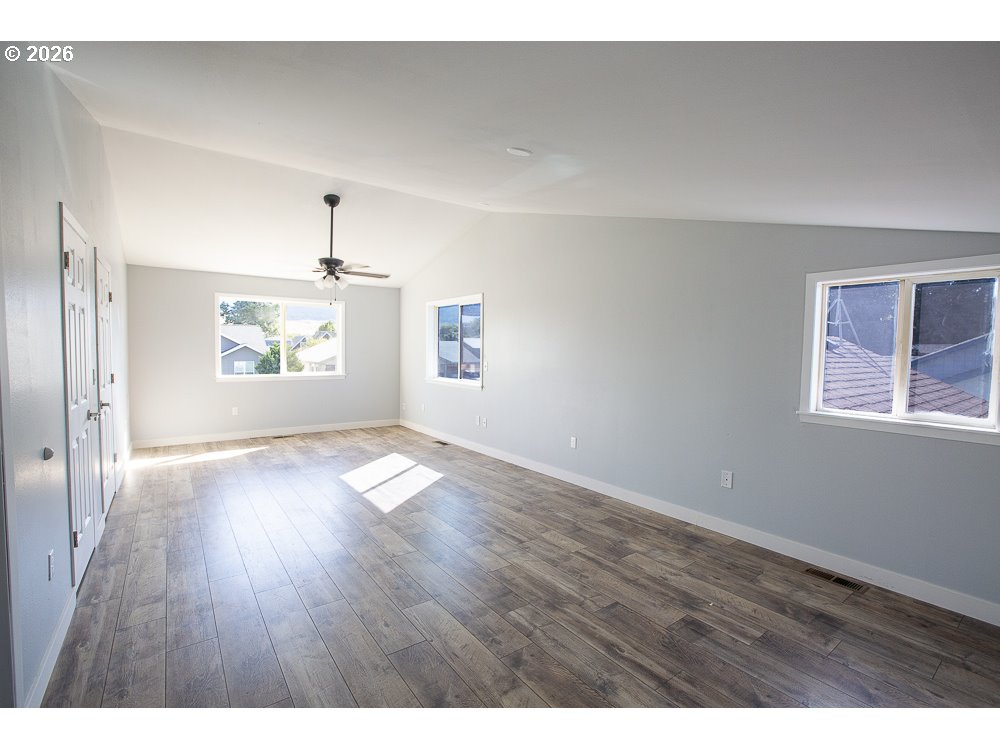 2309 M Ct Property Photo 3