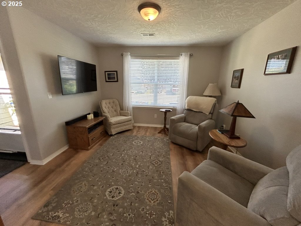 736 Kelsey Loop Property Photo 5