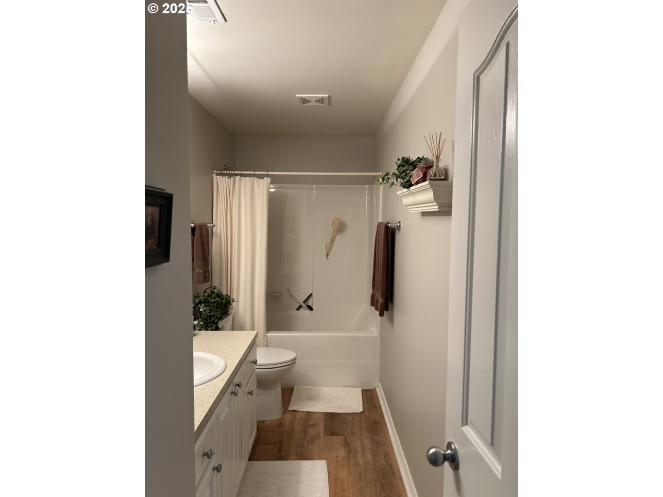 736 Kelsey Loop Property Photo 16