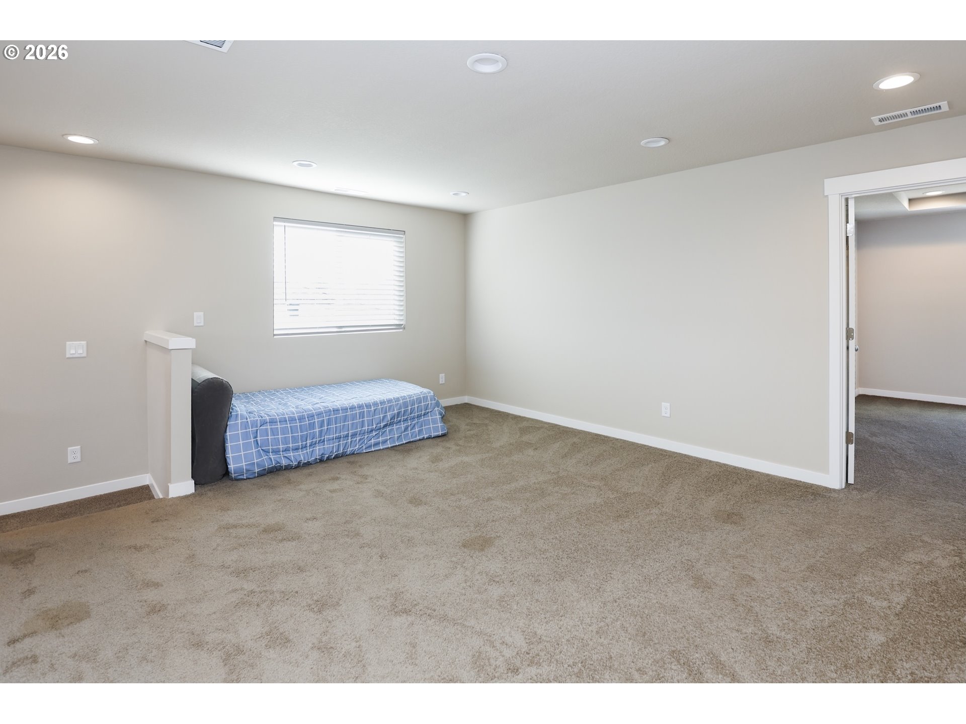 2437 W 8th Ave Property Photo 15