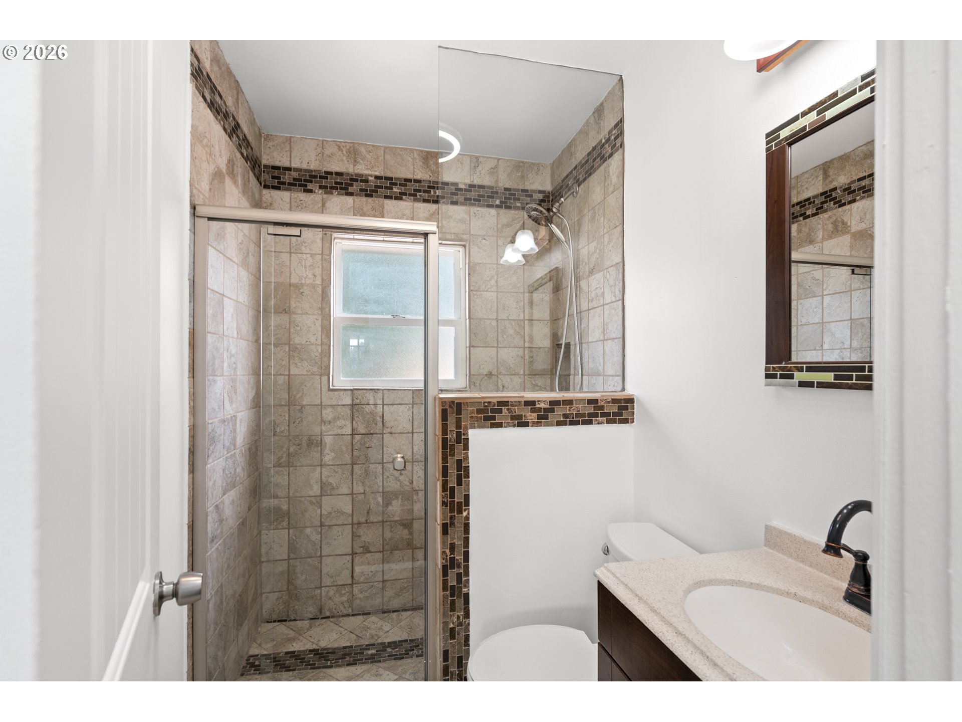 1035 W Ridgeway Ave Property Photo 9