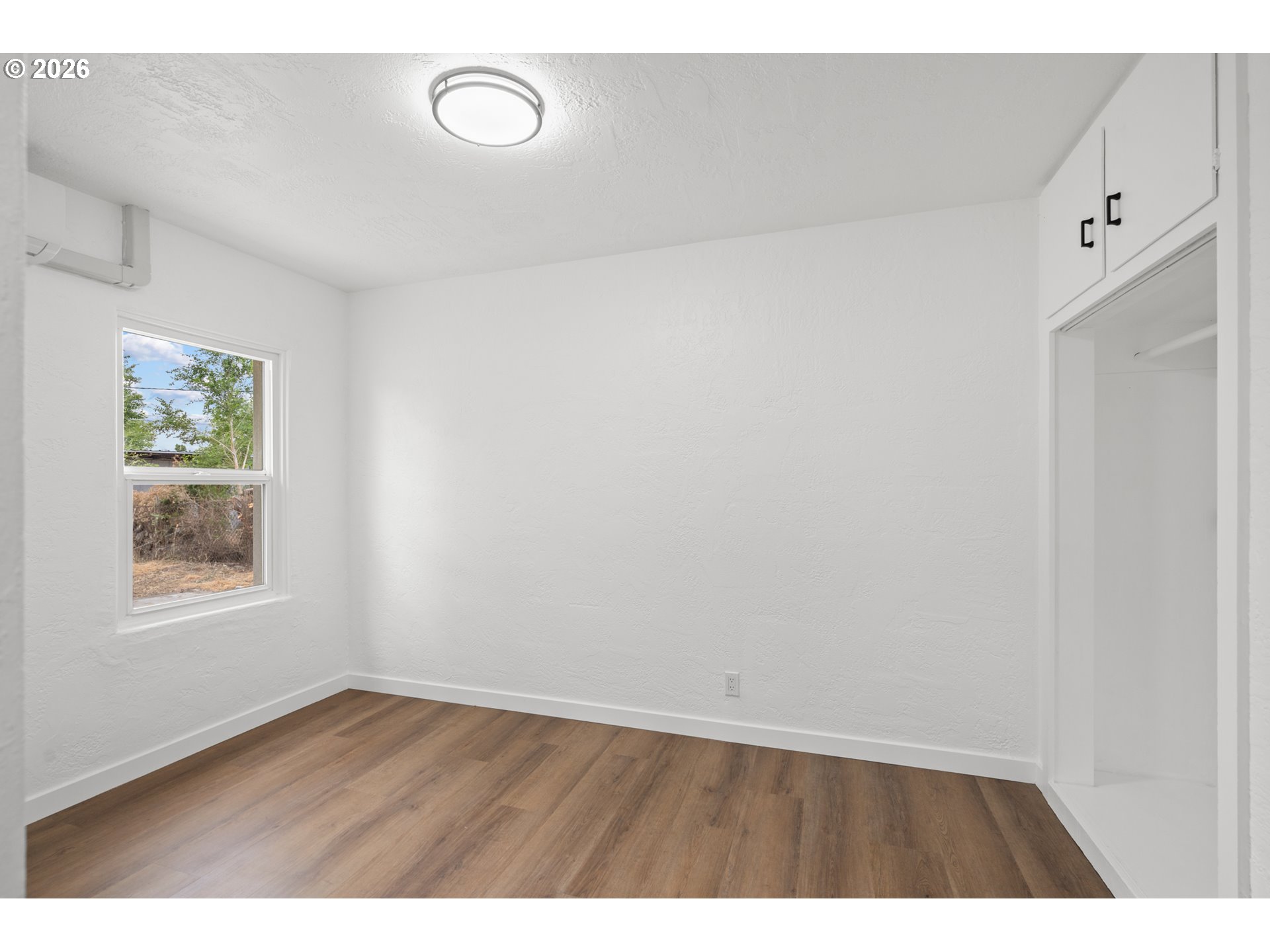 1035 W Ridgeway Ave Property Photo 10