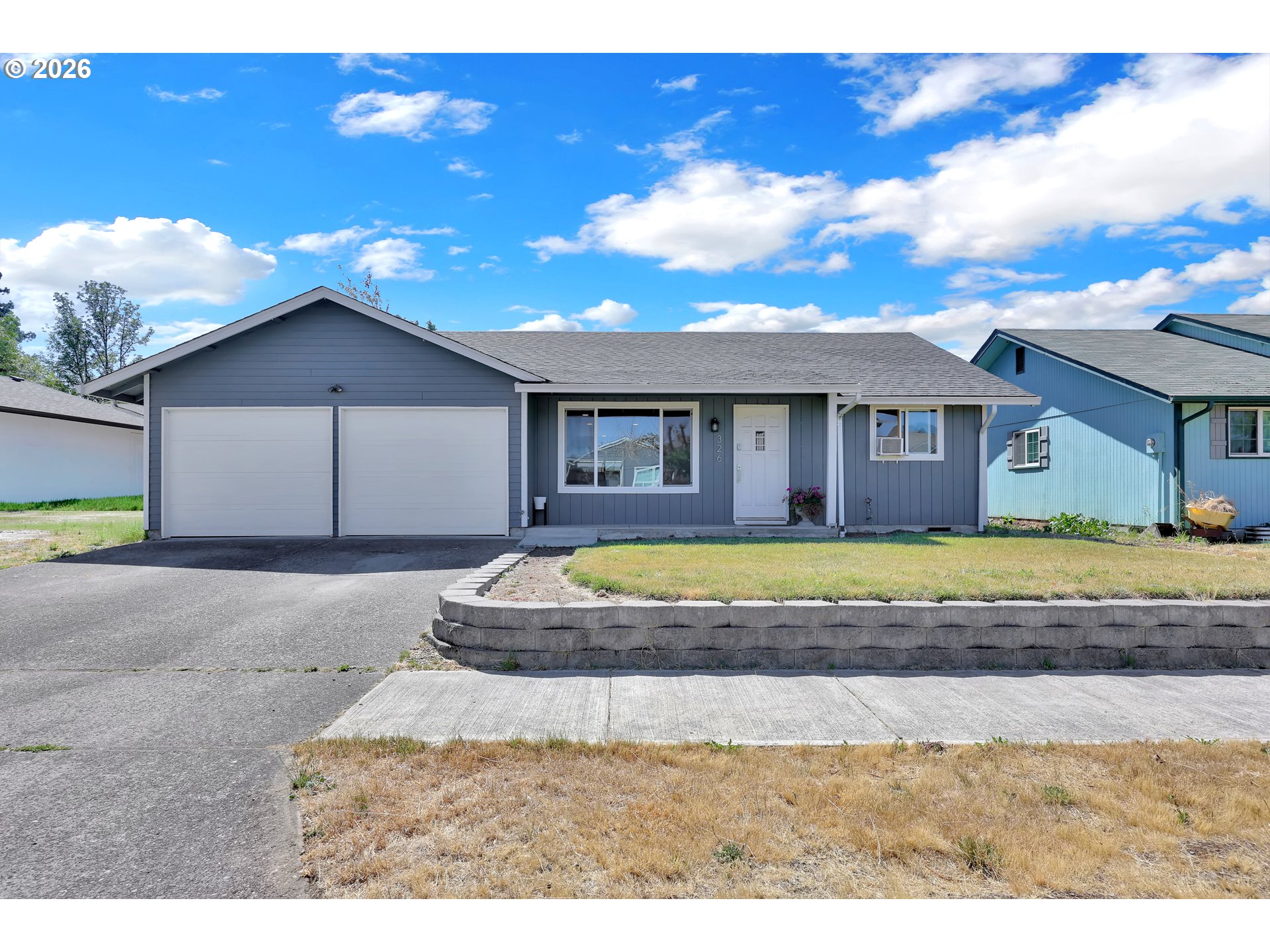 326 38TH PL Property Photo 1