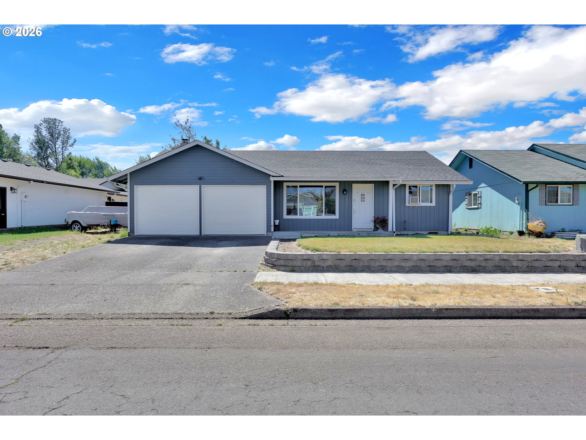 326 38th Pl Property Photo 2
