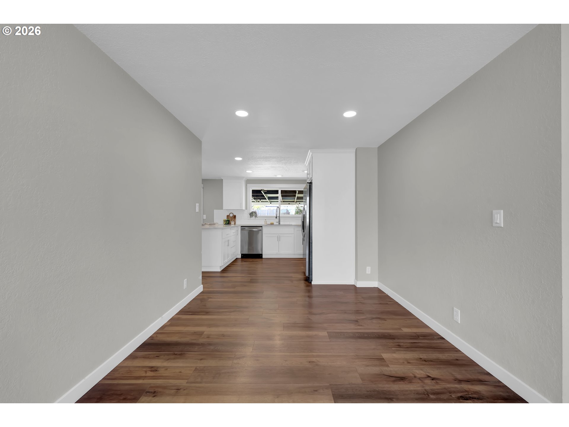 326 38th Pl Property Photo 10