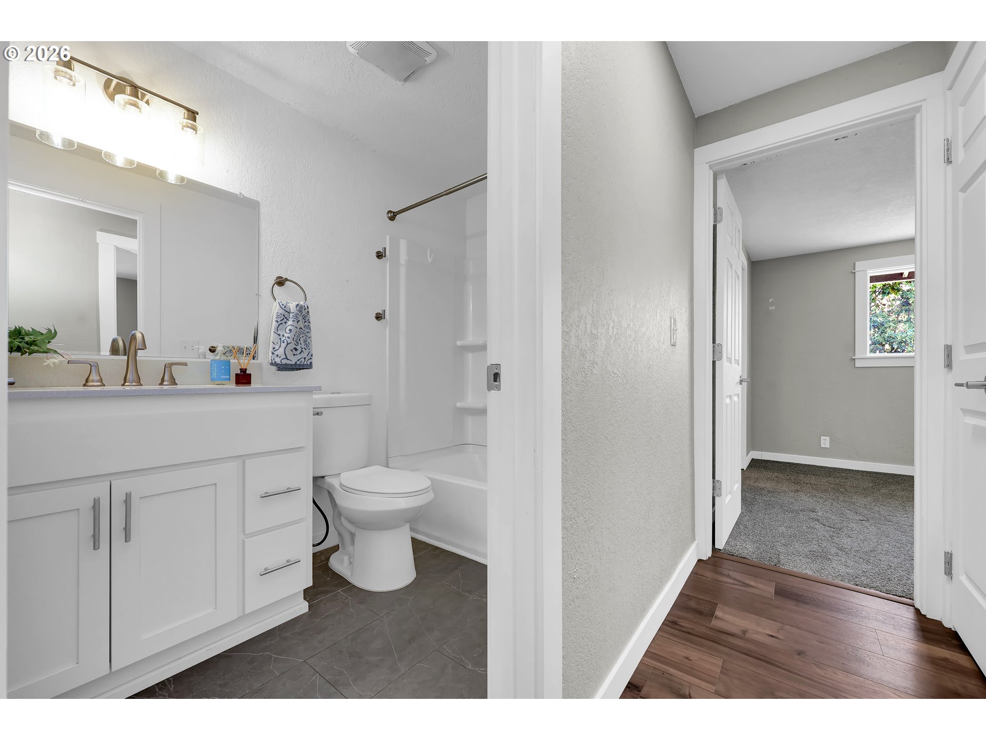 326 38th Pl Property Photo 24