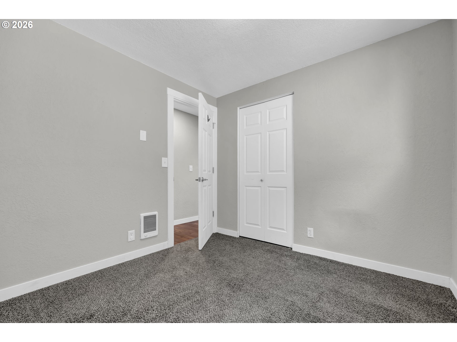 326 38th Pl Property Photo 27