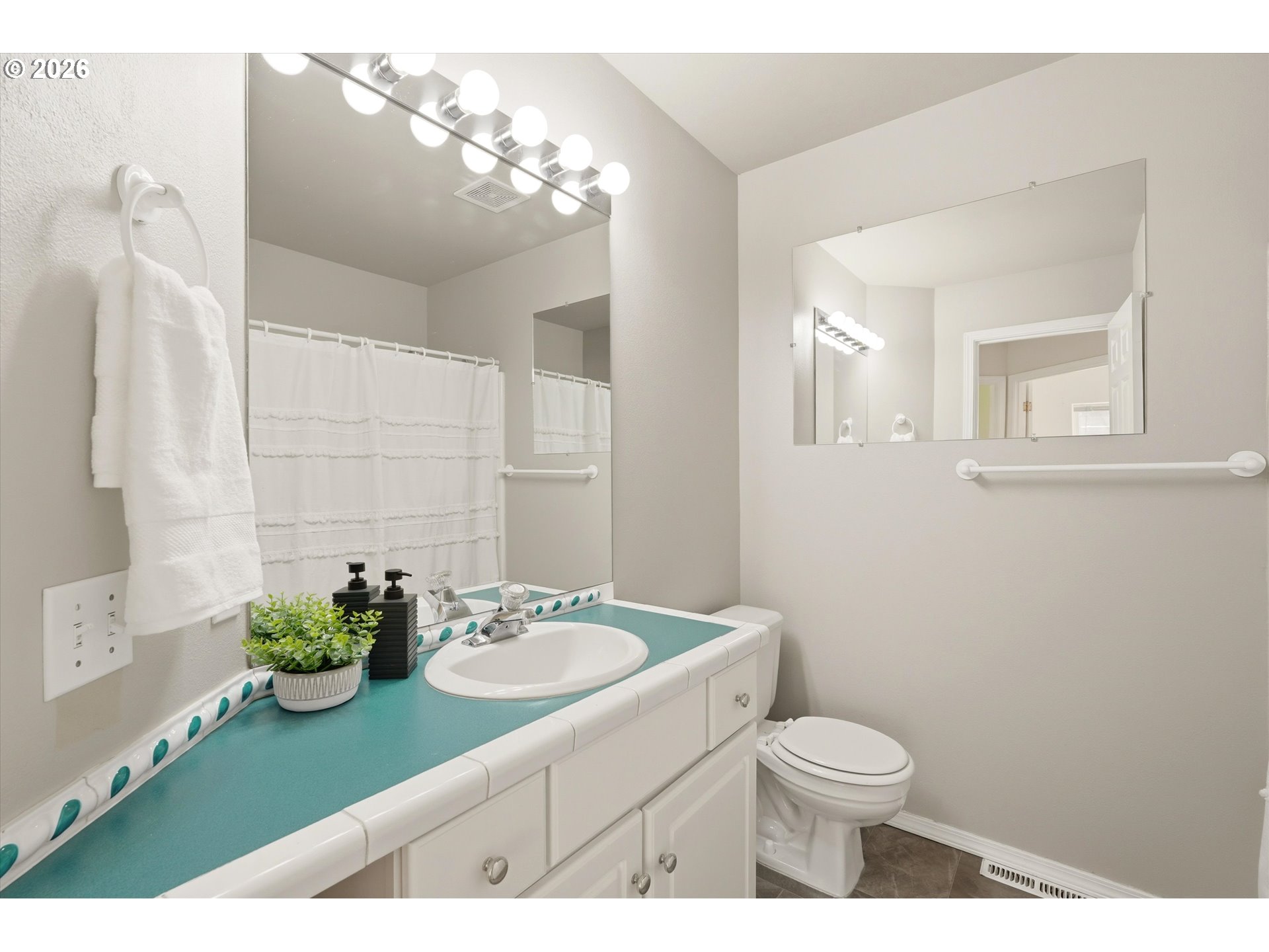 3389 Ne Stonebrook Loop Property Photo 27