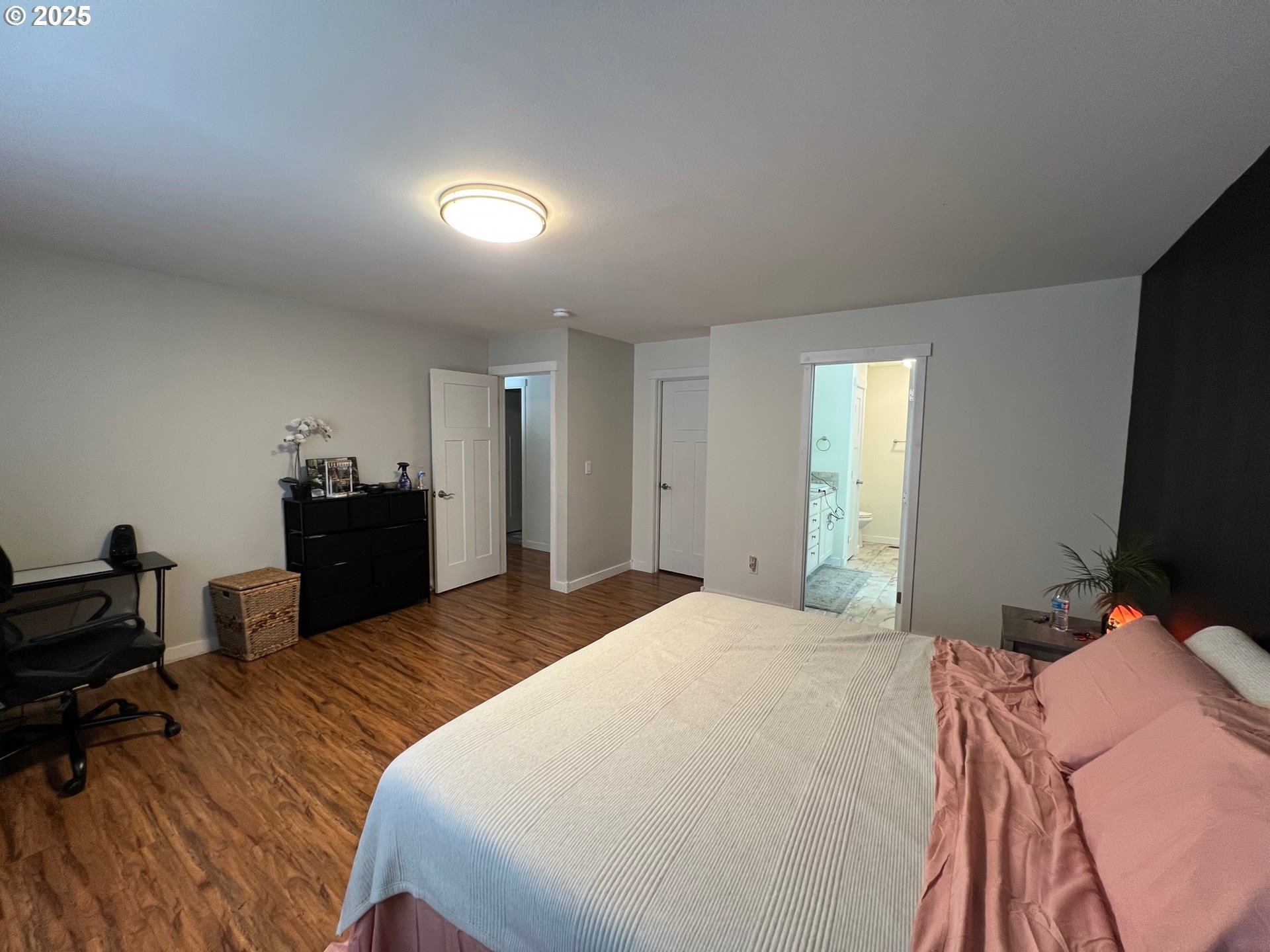 16042 Sparks Dr Property Photo 2
