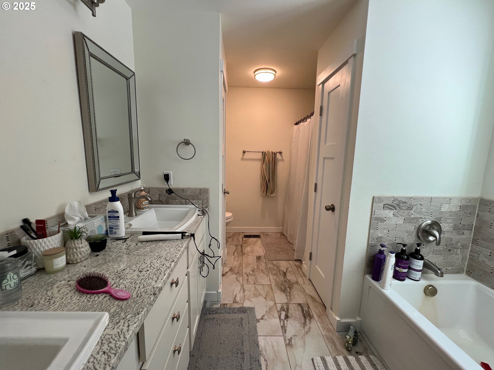 16042 Sparks Dr Property Photo 3