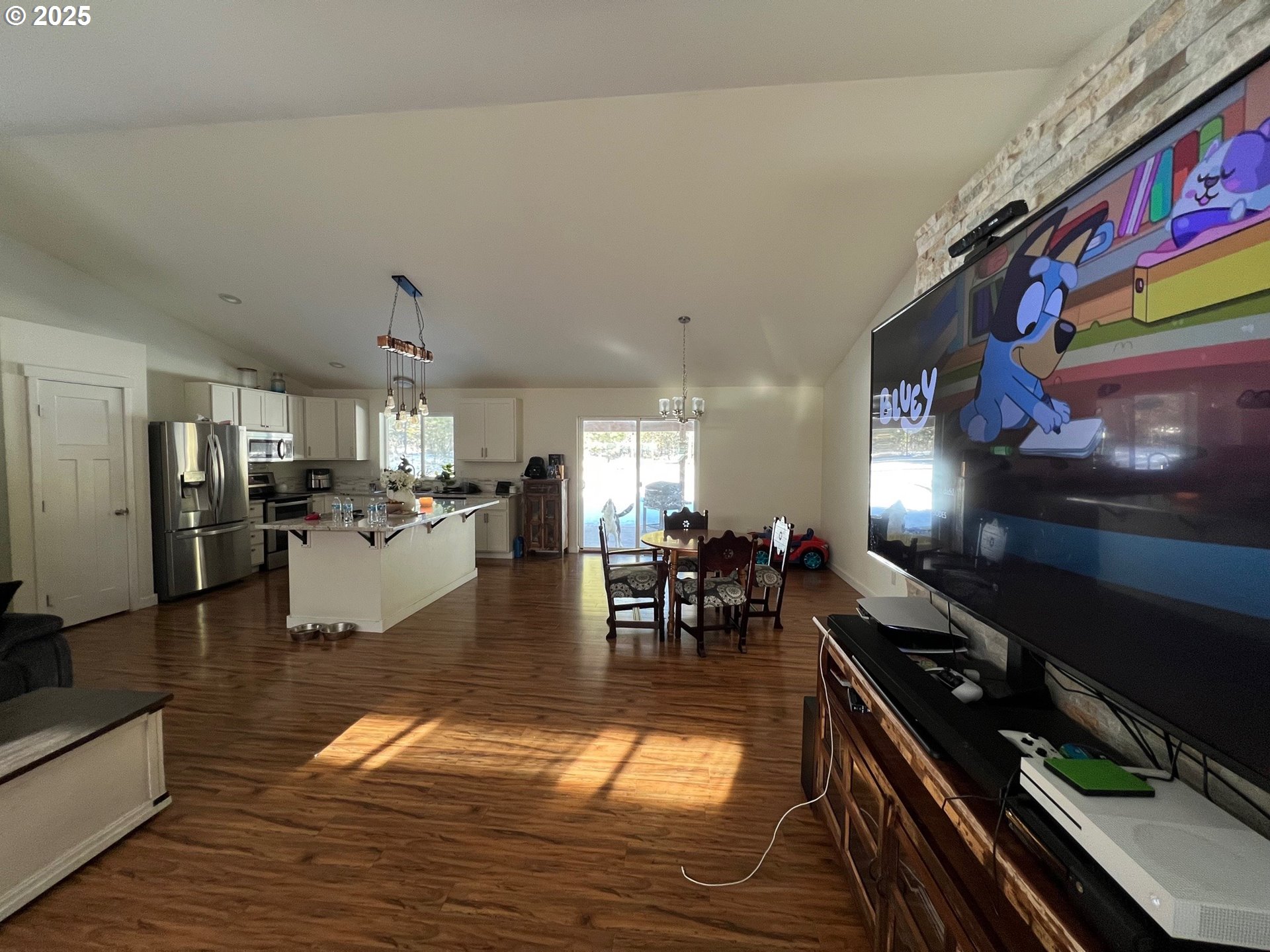 16042 Sparks Dr Property Photo 6