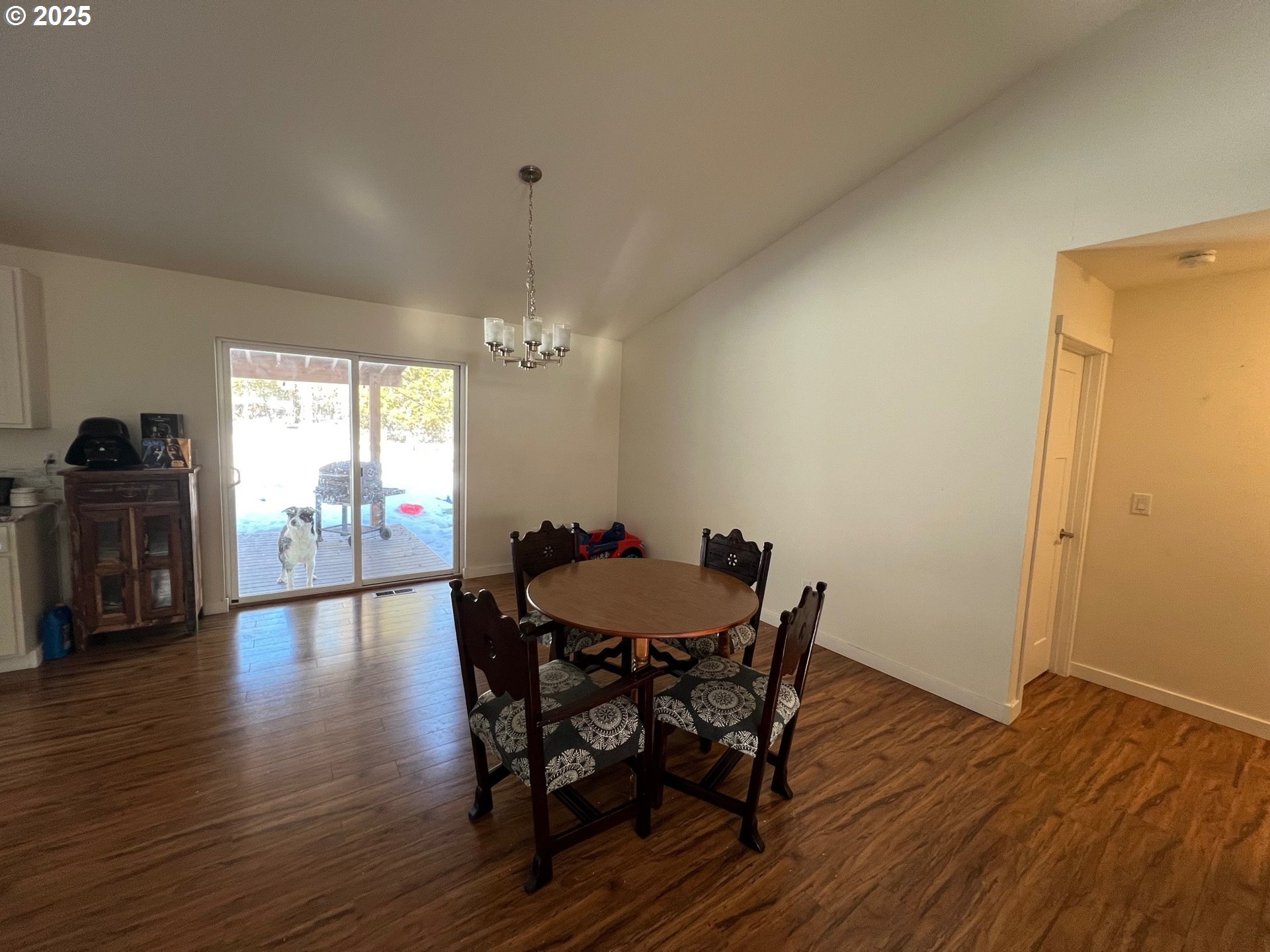 16042 Sparks Dr Property Photo 8