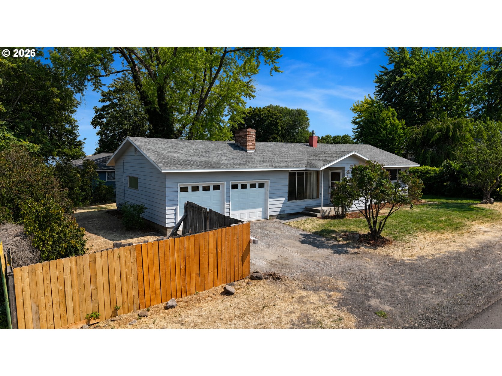 472 Ne Gumwood St Property Photo 1