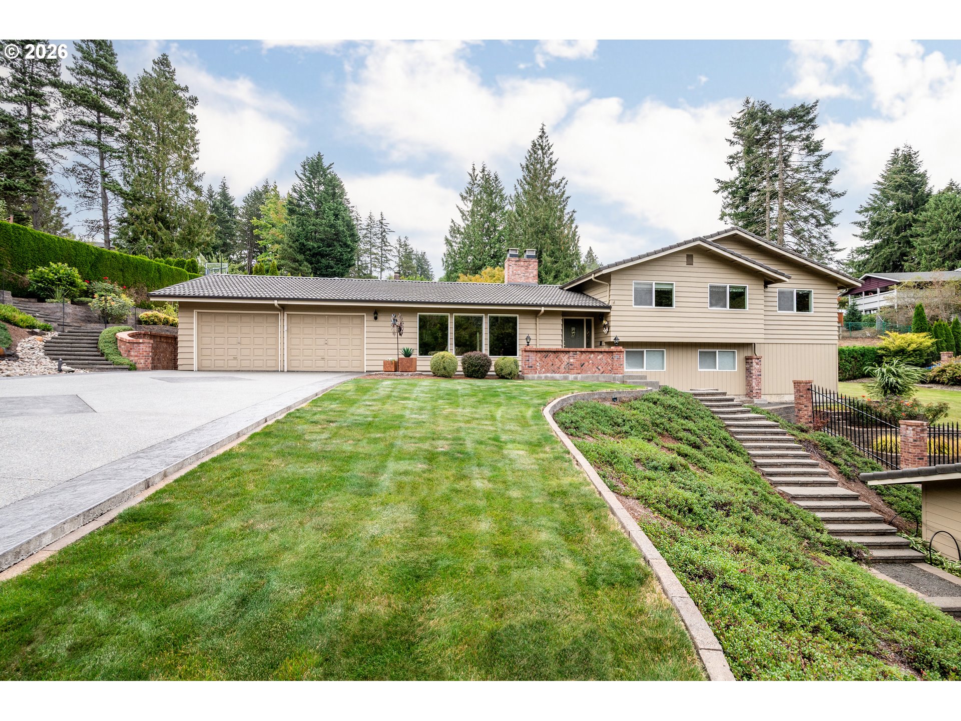 2454 Archwood Dr Property Photo 1