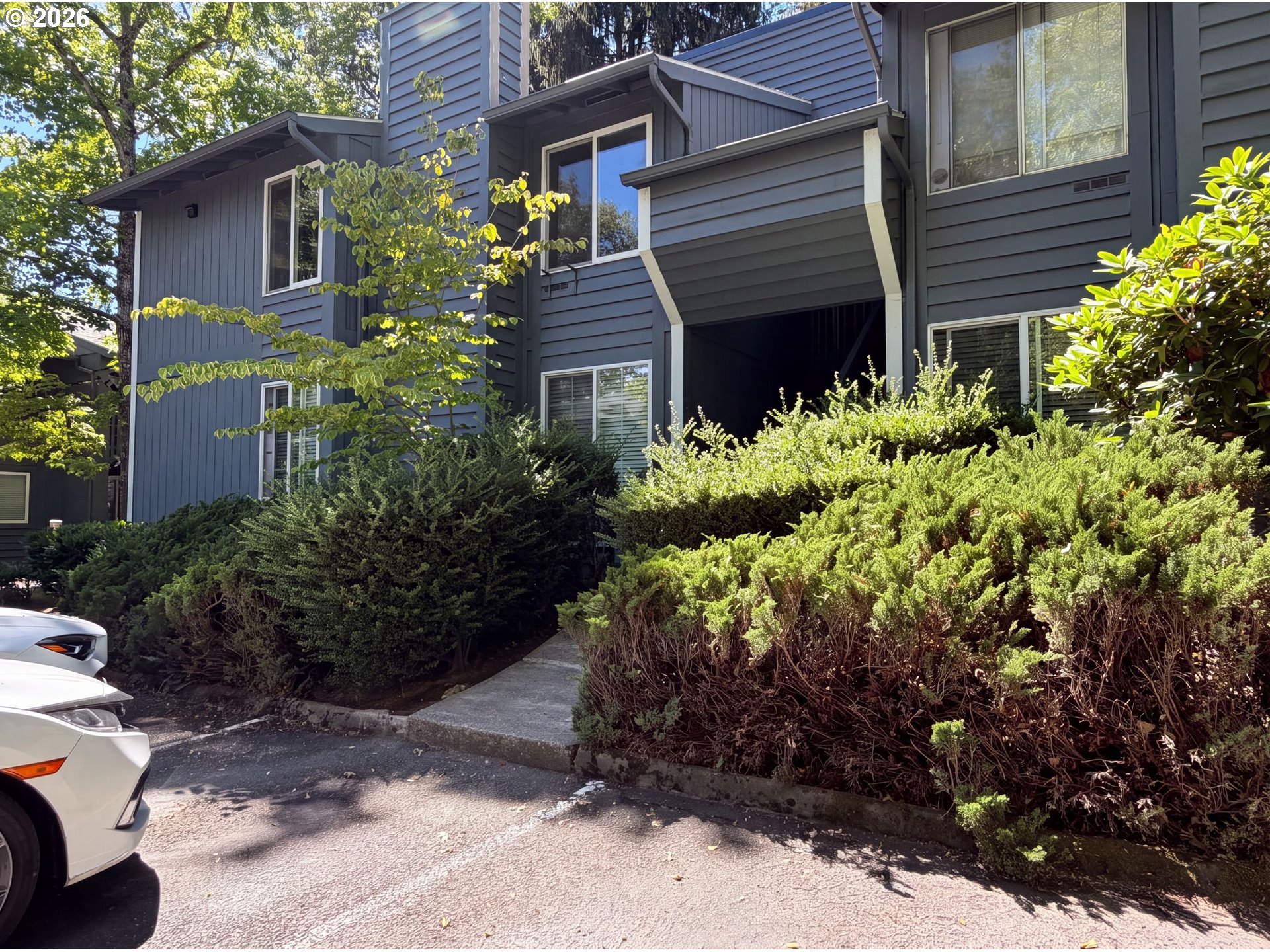 650 Sw Meadow Dr 209 Property Photo 1
