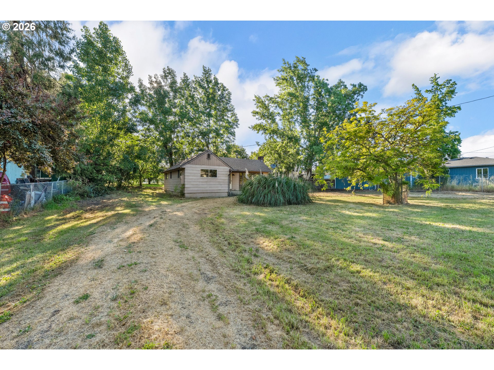 381 Se Gregory Dr Property Photo 1