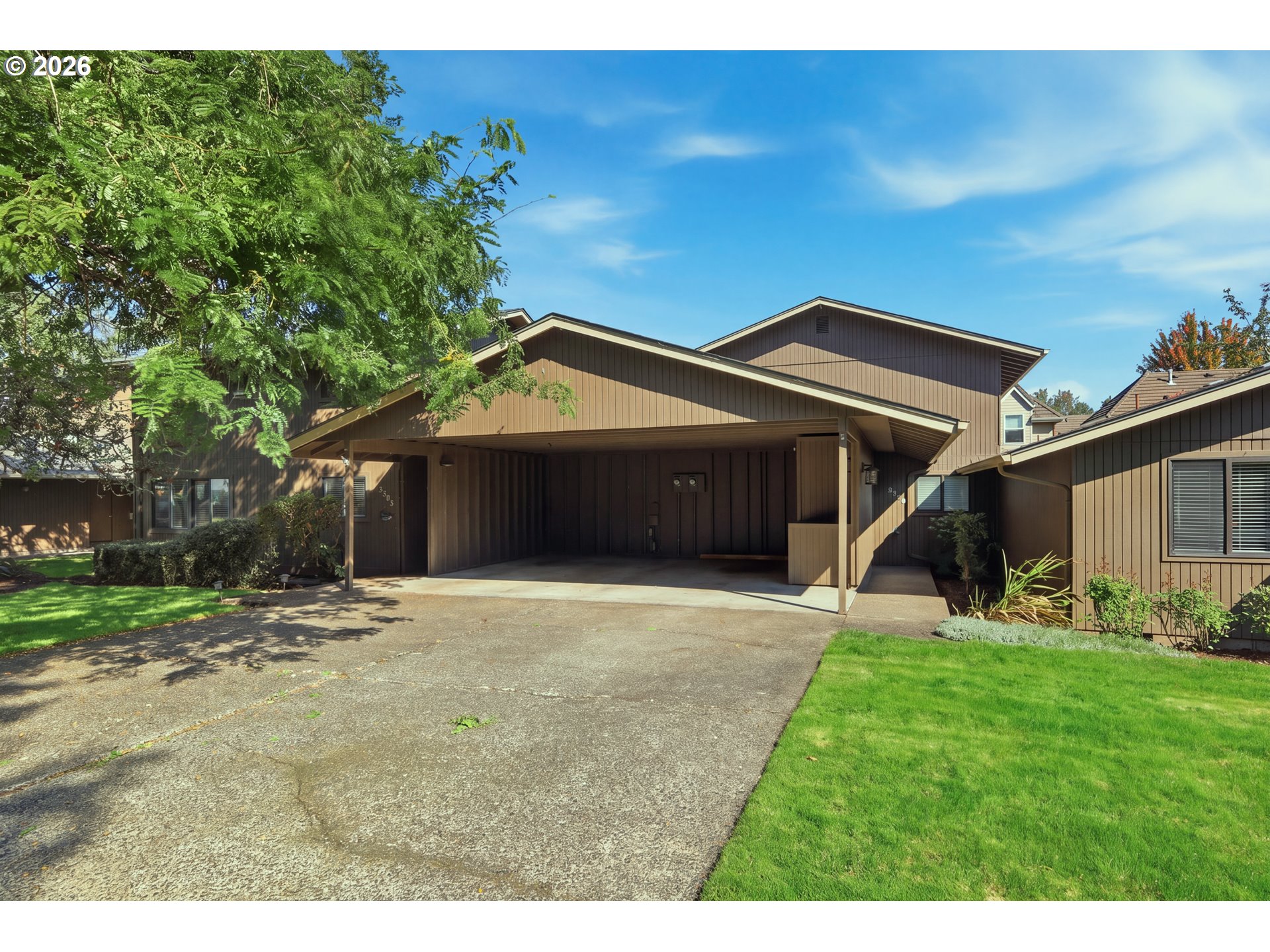 2204 Ridgeway Dr Property Photo 1