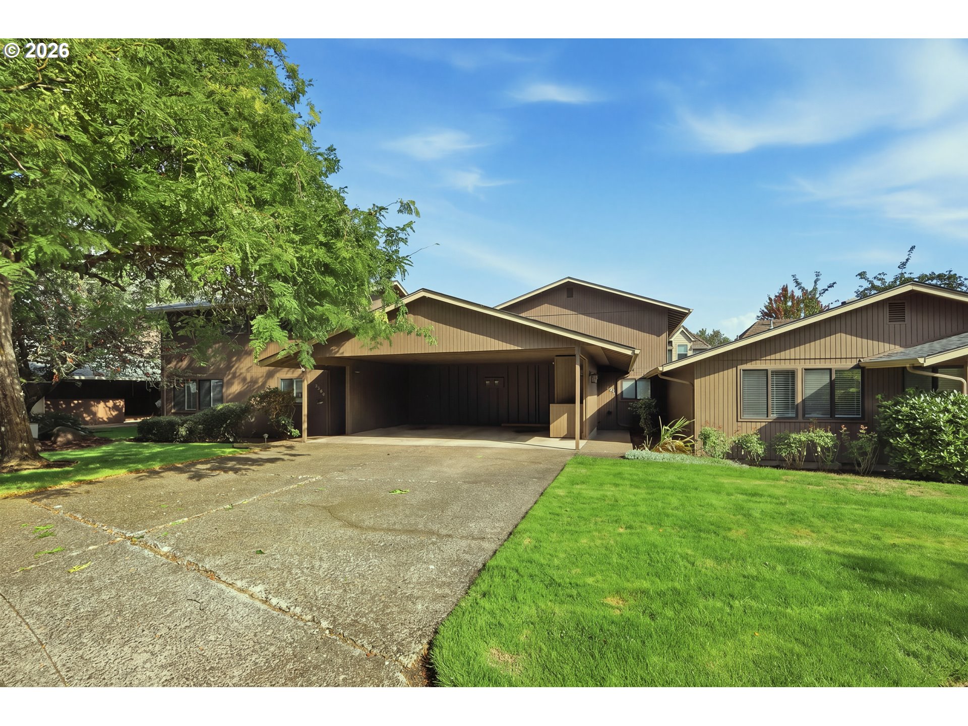 2204 Ridgeway Dr Property Photo 2
