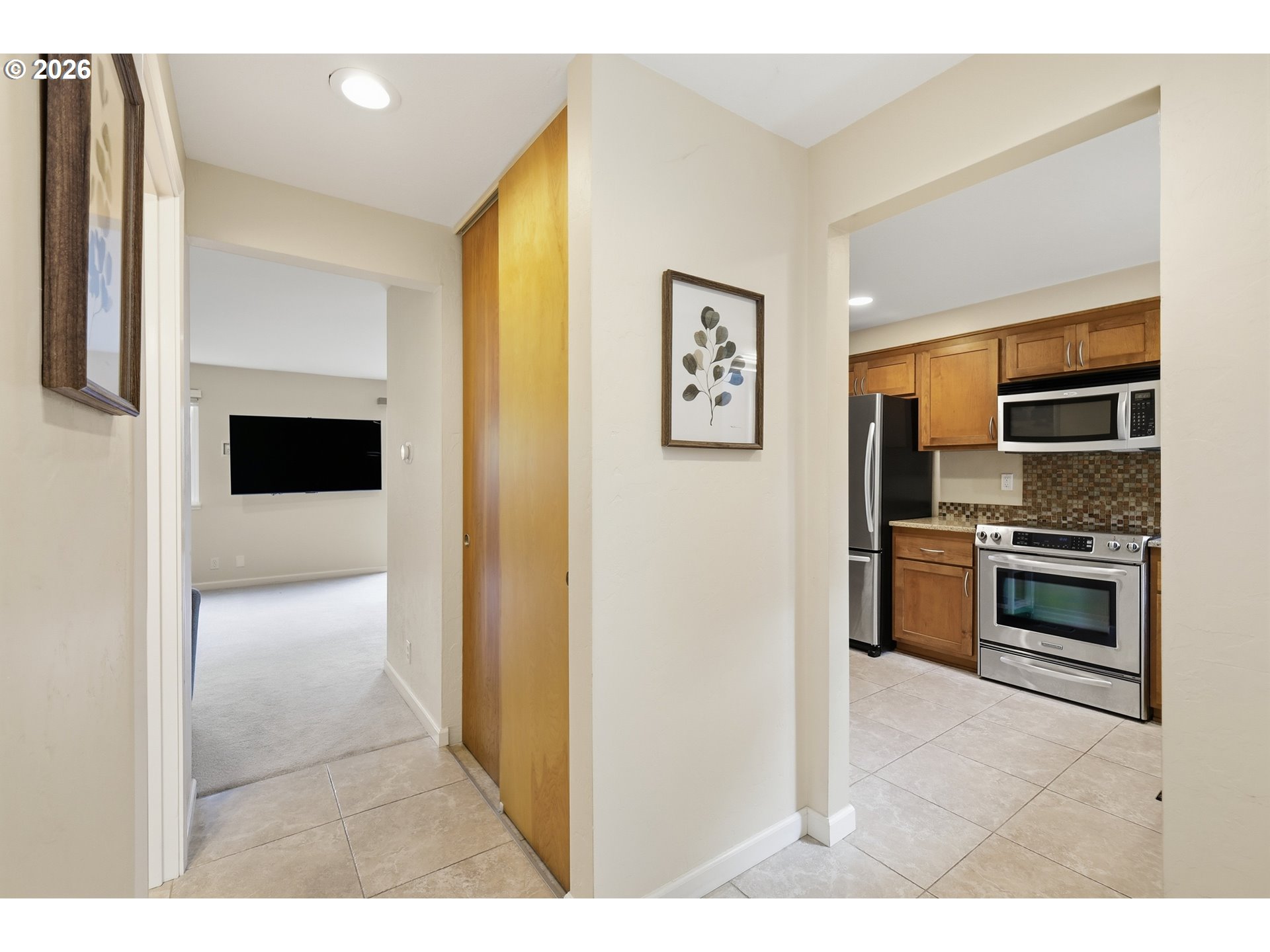 2204 Ridgeway Dr Property Photo 6