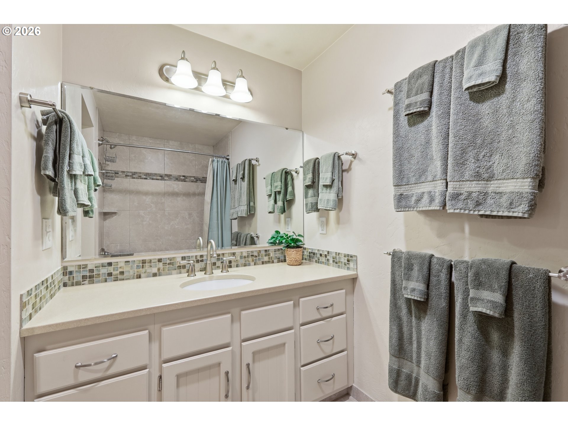 2204 Ridgeway Dr Property Photo 30