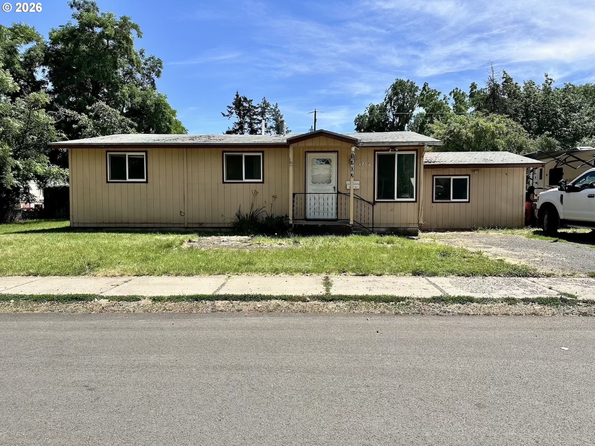 1702 Y AVE Property Photo 1