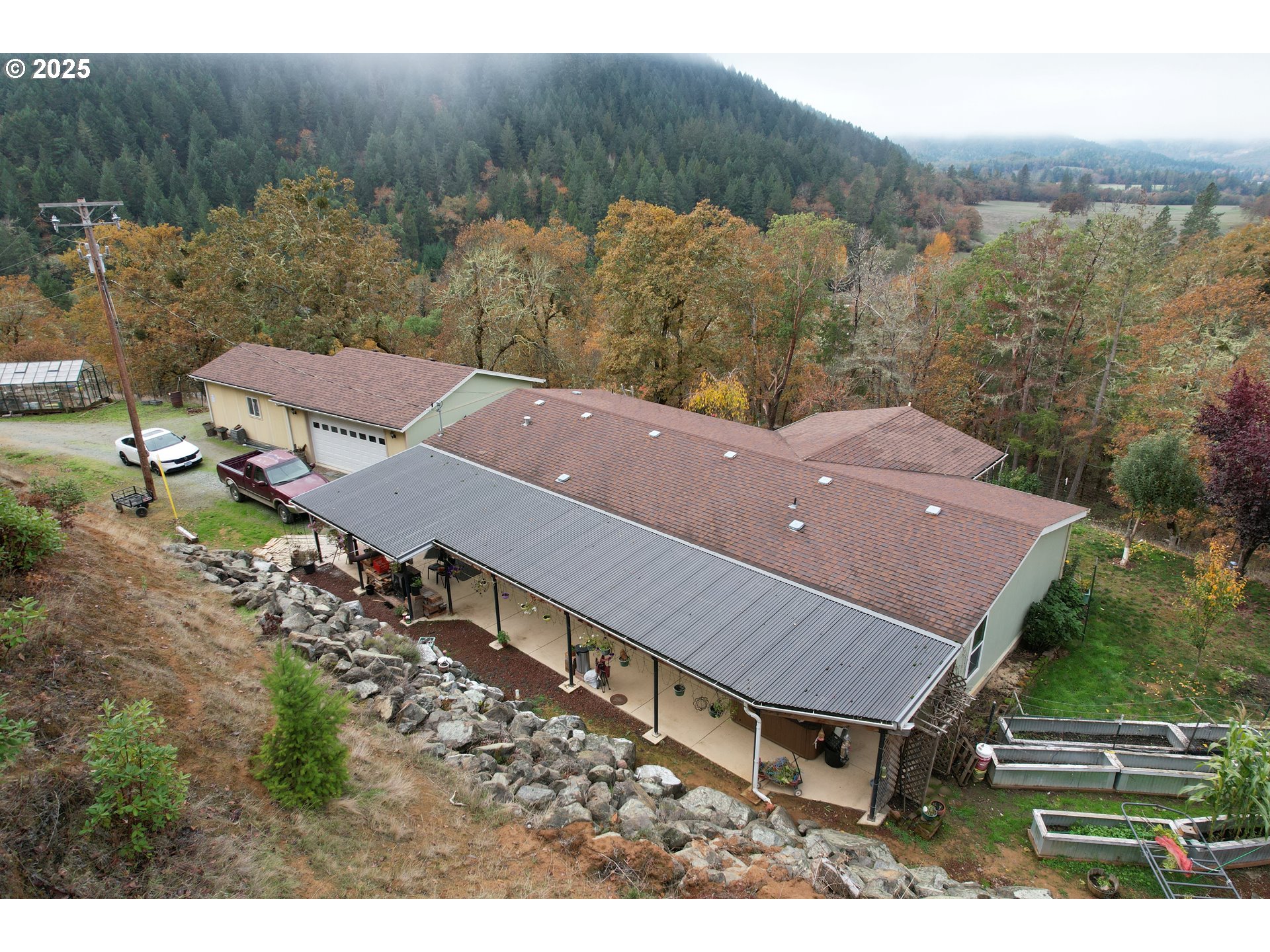 1320 Shoestring Rd Property Photo 3