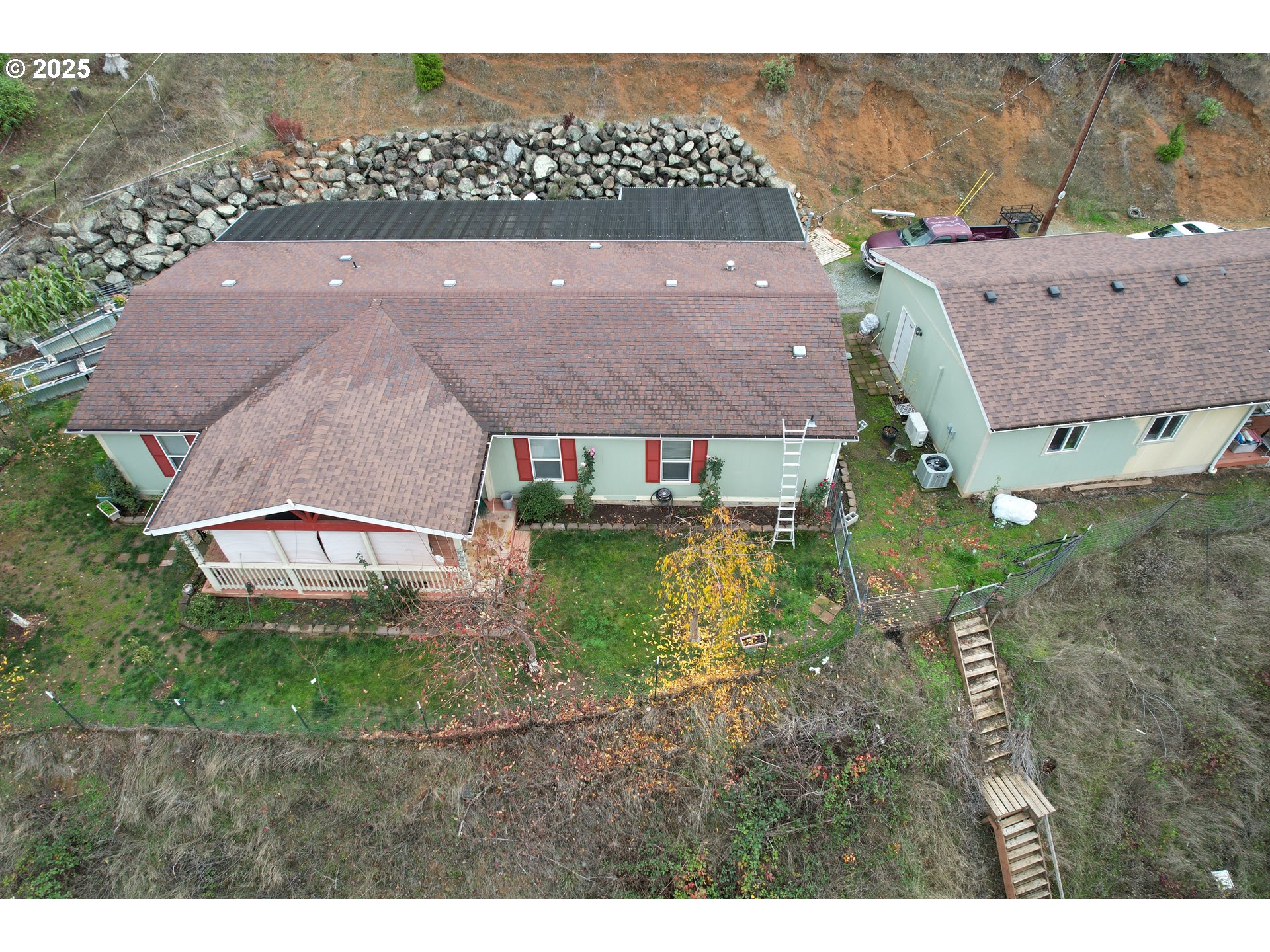1320 Shoestring Rd Property Photo 4