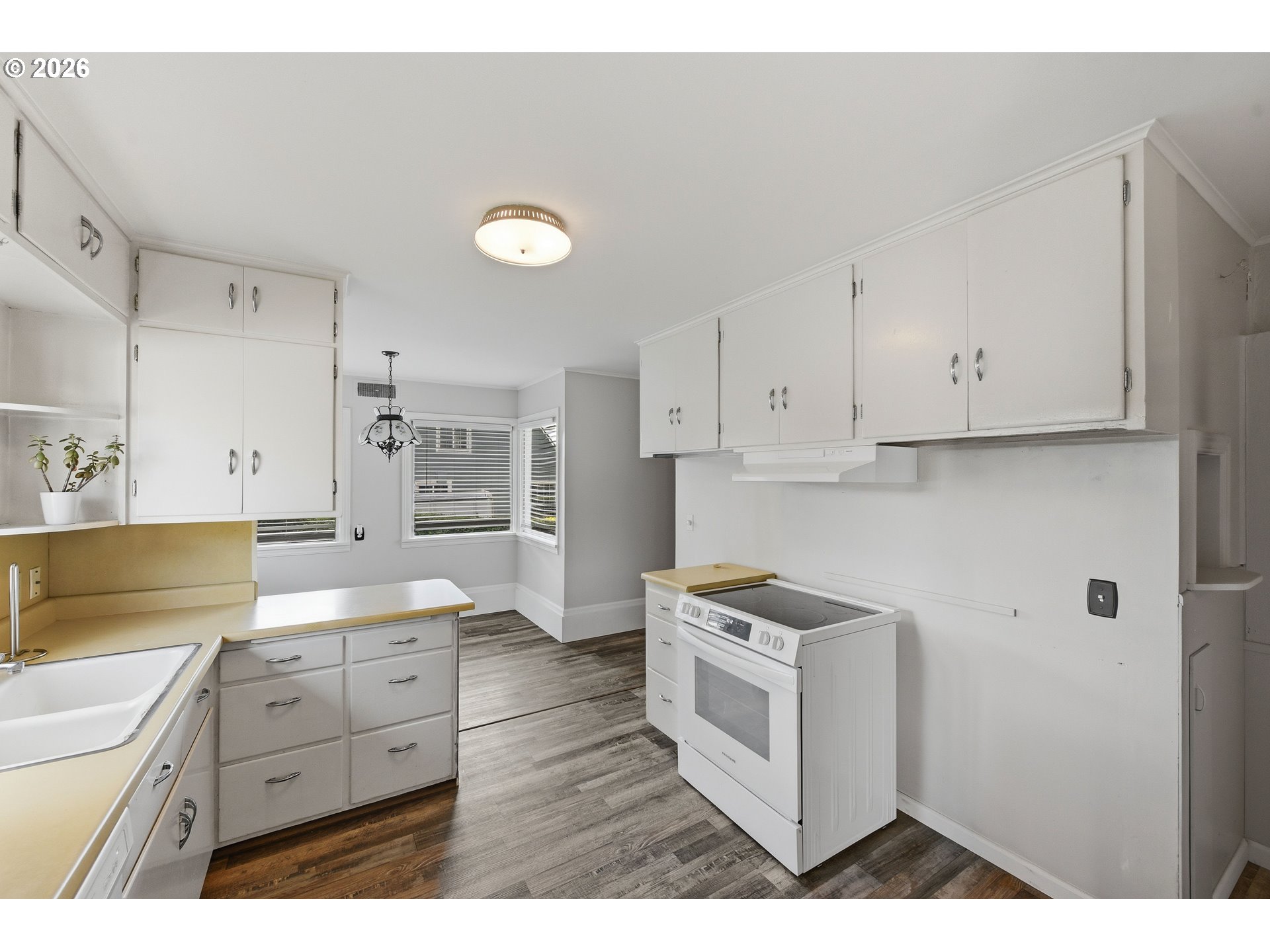 1313 Bayview St Property Photo 10