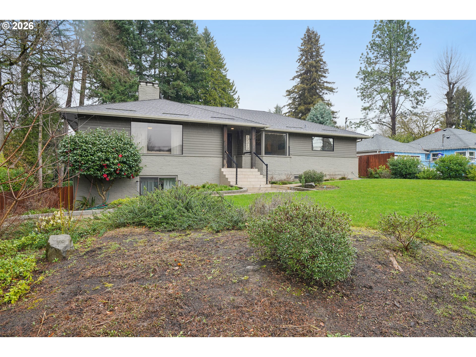 12313 Se Oatfield Rd Property Photo 1