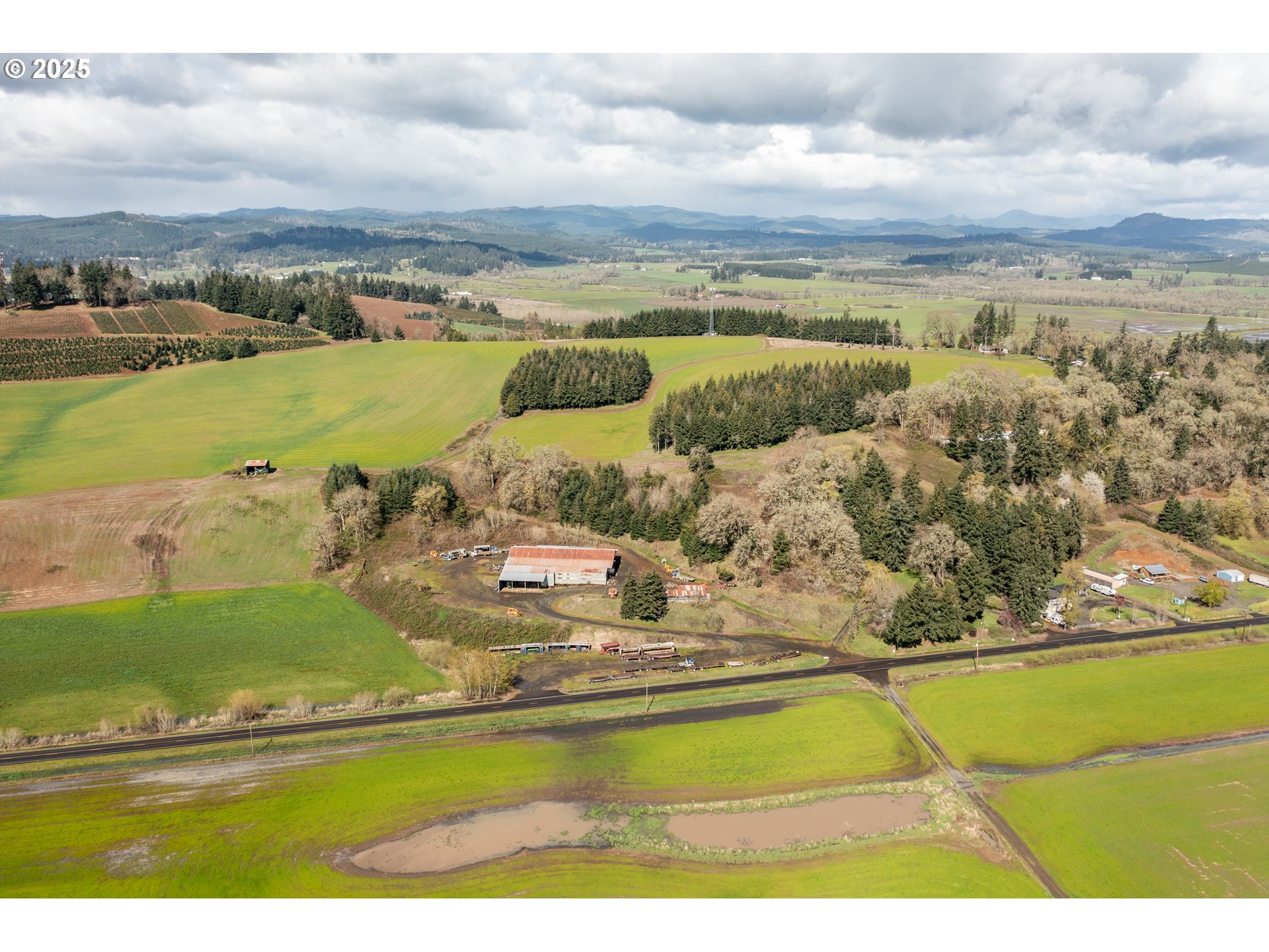 92884 Applegate Property Photo 3