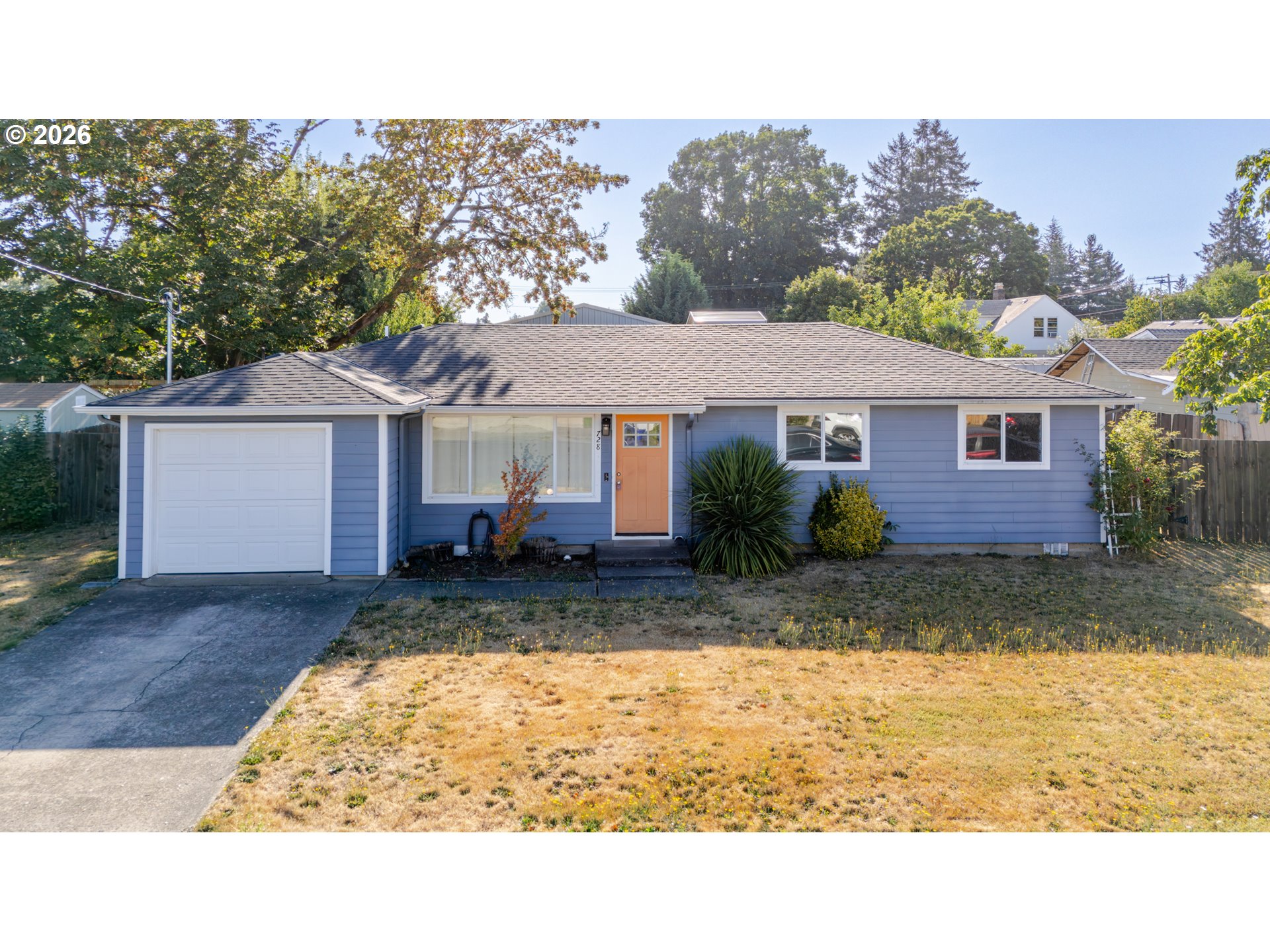 728 Shores St Property Photo 1