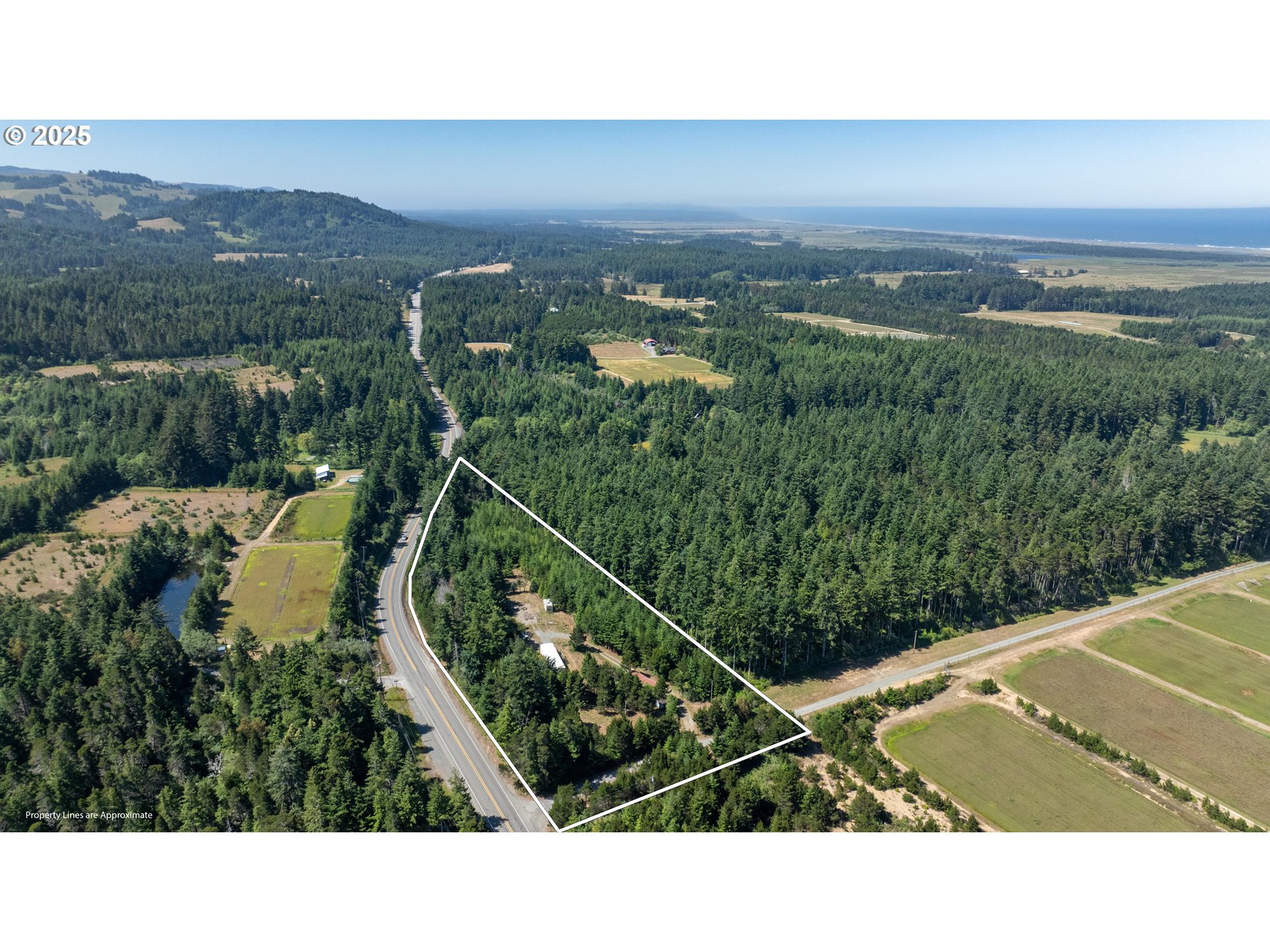 45746 Highway 101 Property Photo 1