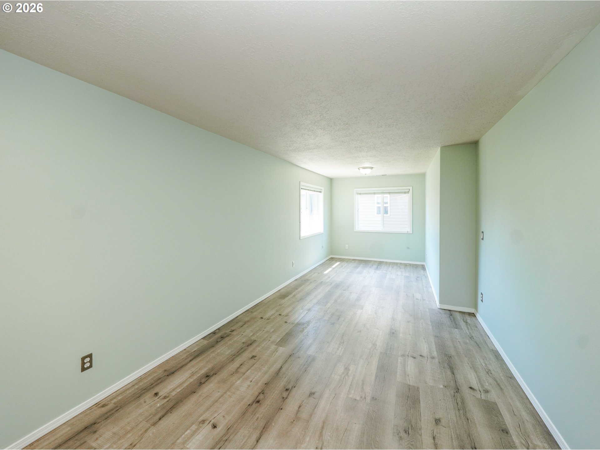 692 Burgundy Ave Ne Property Photo 22