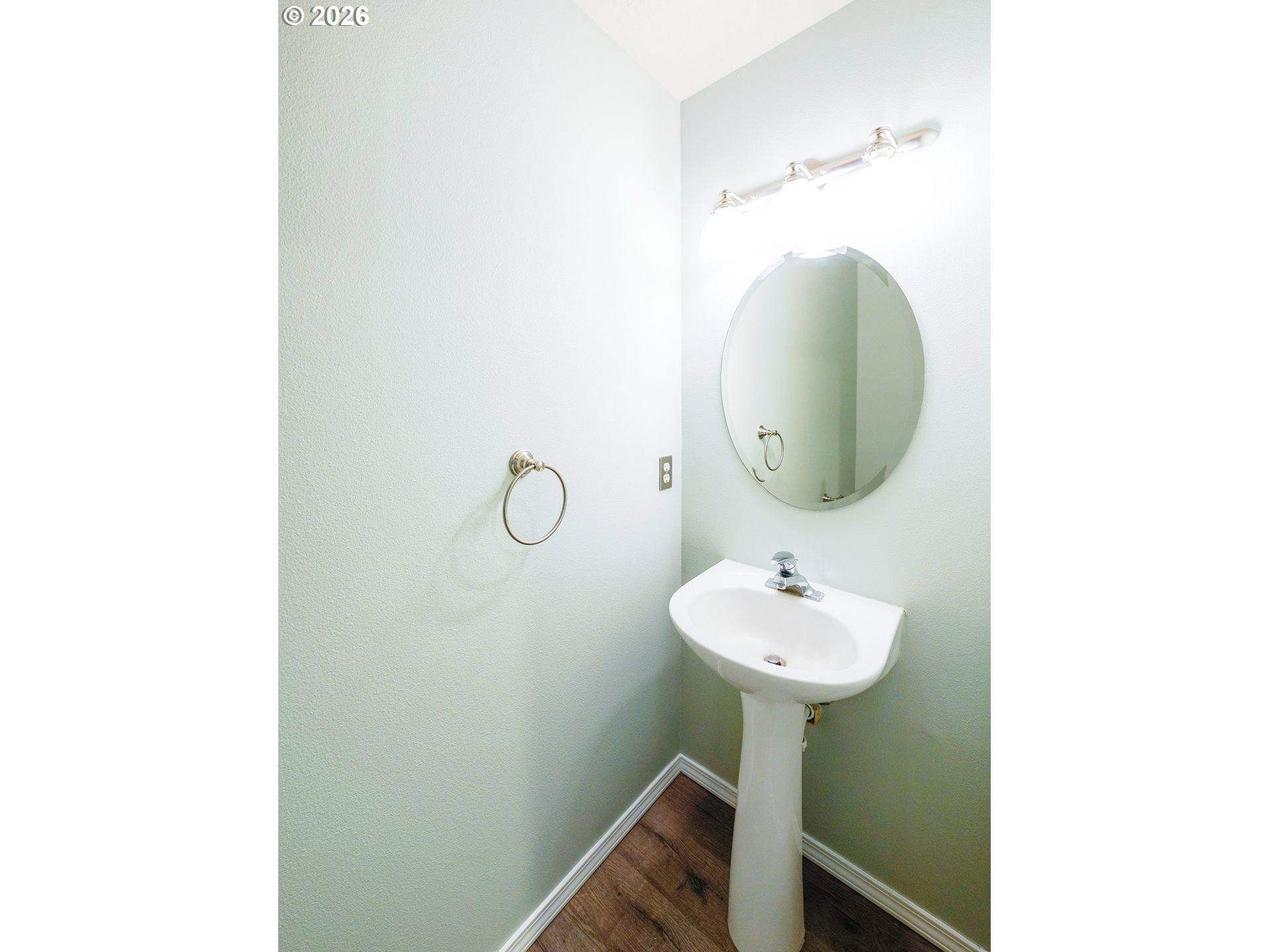 692 Burgundy Ave Ne Property Photo 32