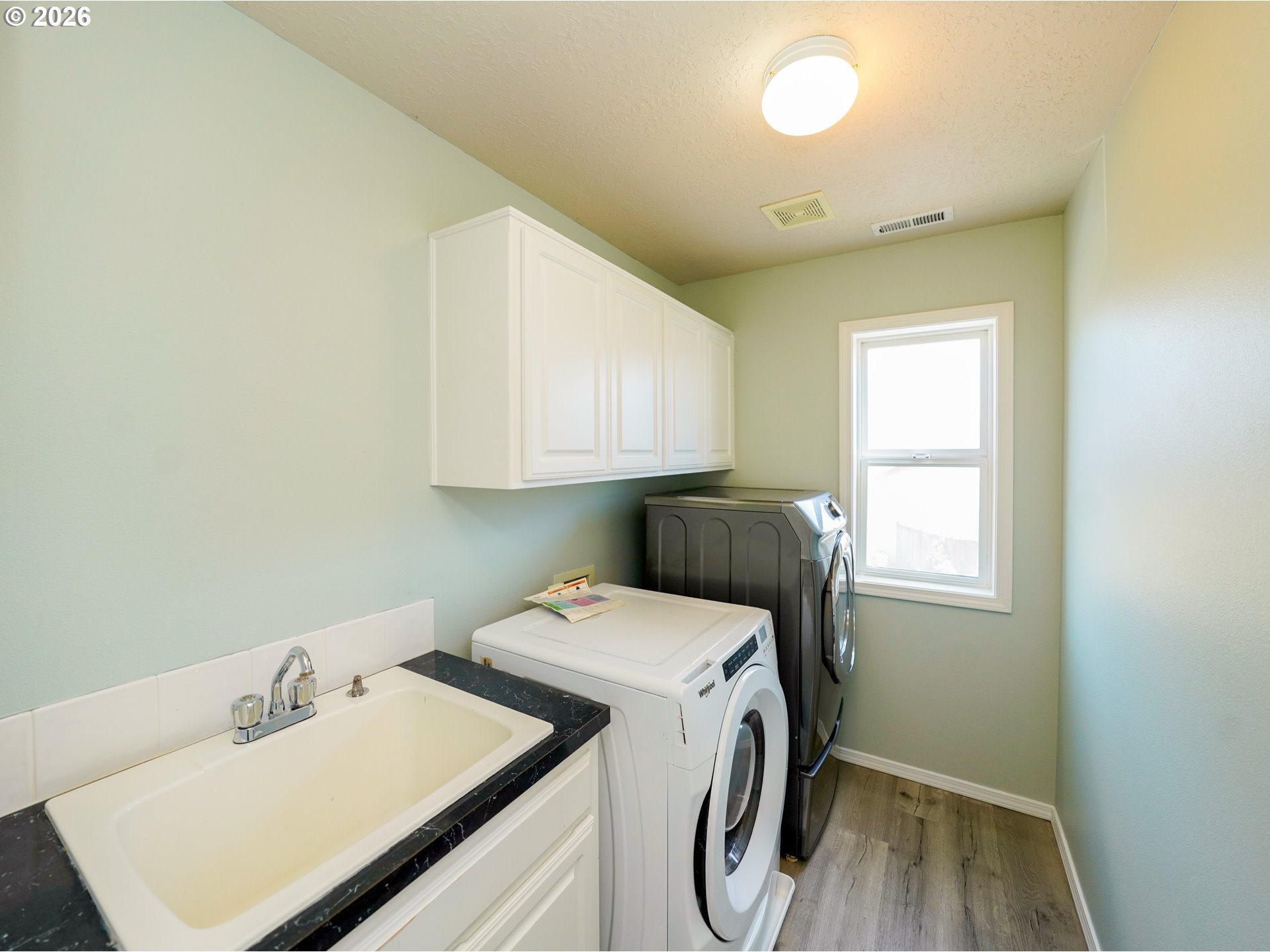 692 Burgundy Ave Ne Property Photo 33