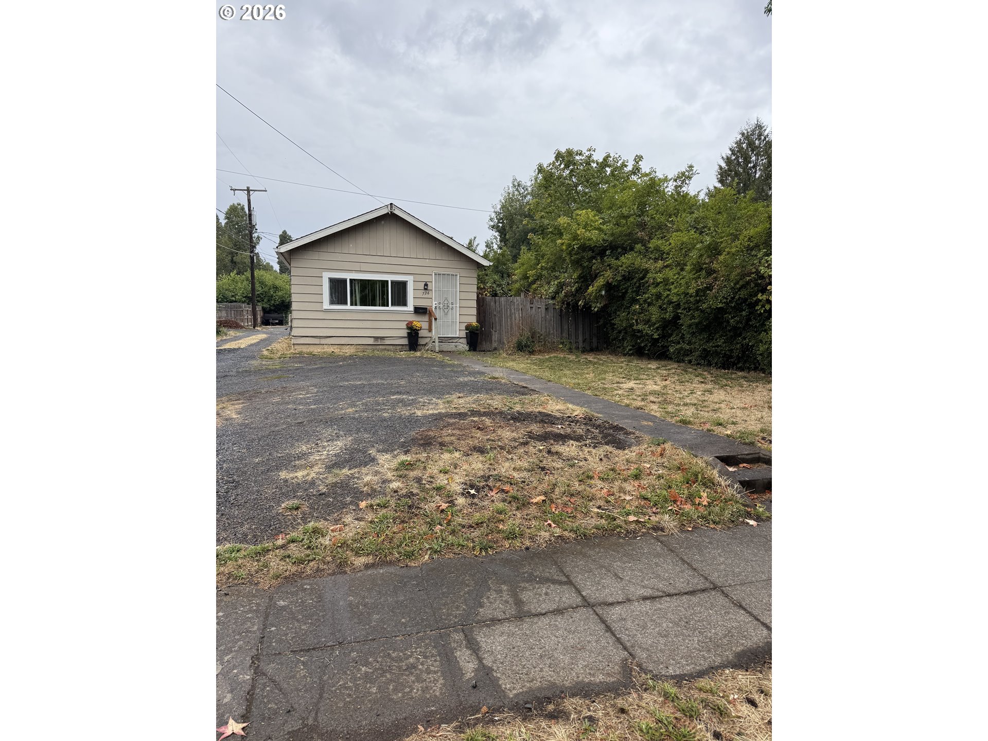 736 5th St Property Photo 1