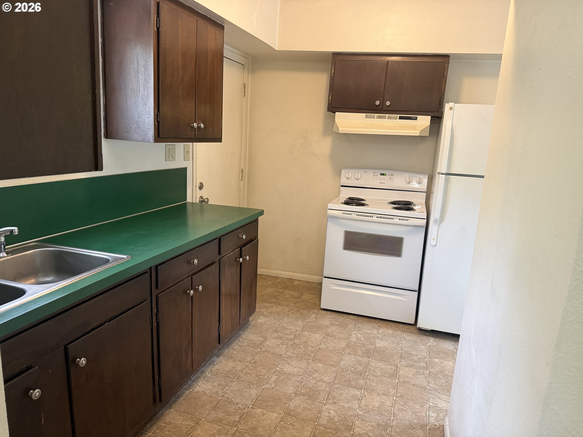 736 5th St Property Photo 6