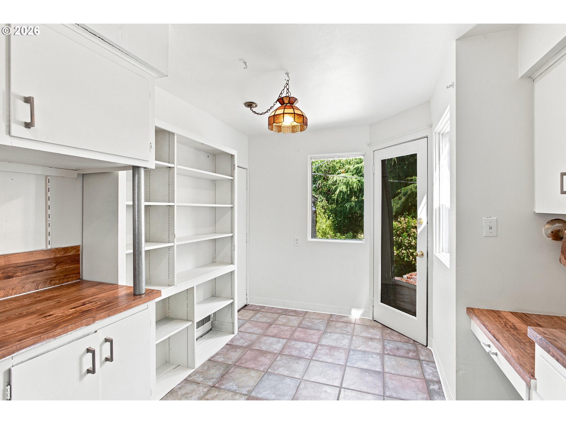 1147 Park Ave Property Photo 12