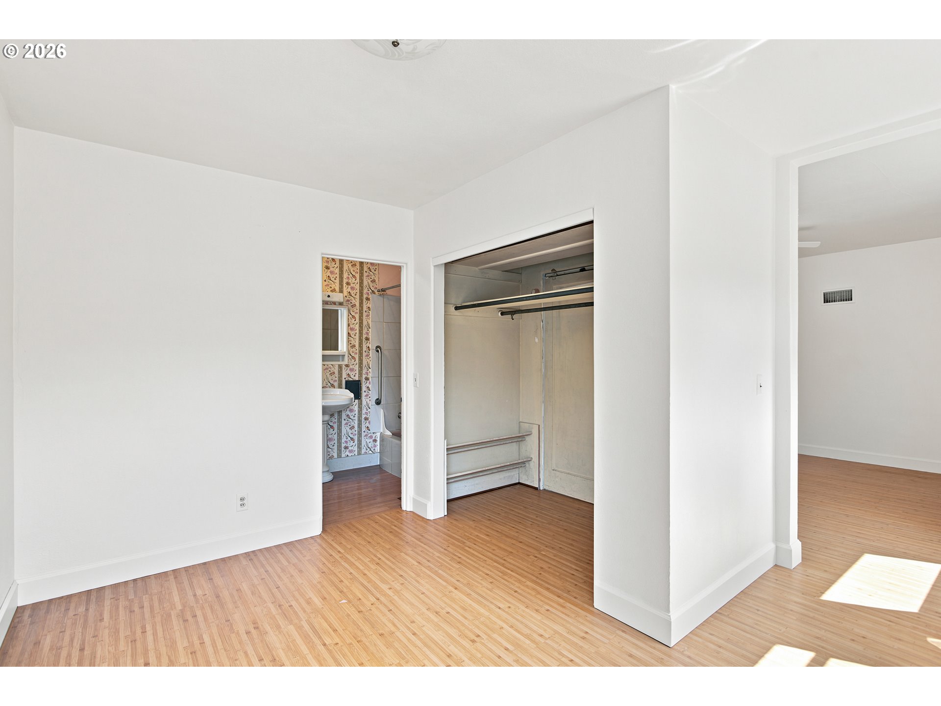 1147 Park Ave Property Photo 16