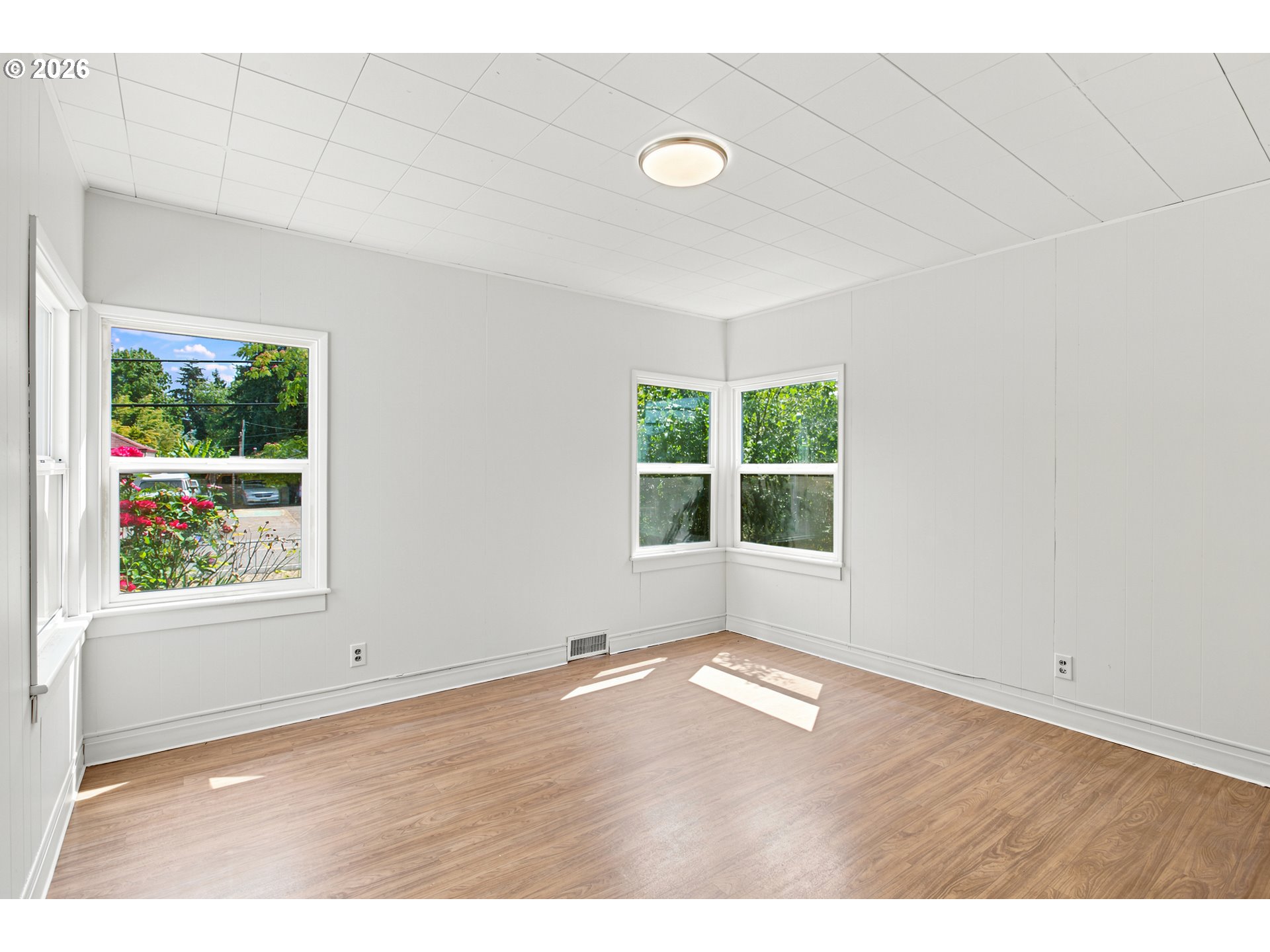 1147 Park Ave Property Photo 19