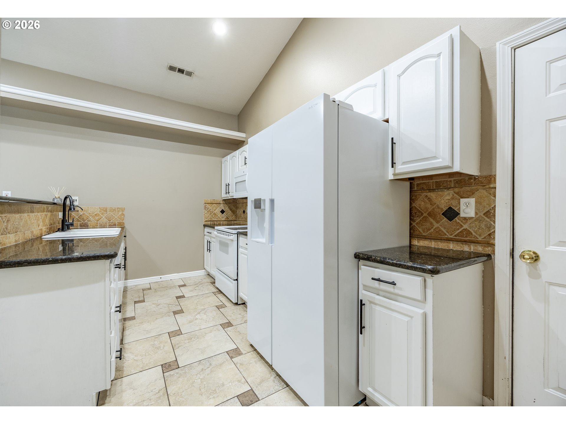 6876 Simeon Dr Property Photo 17