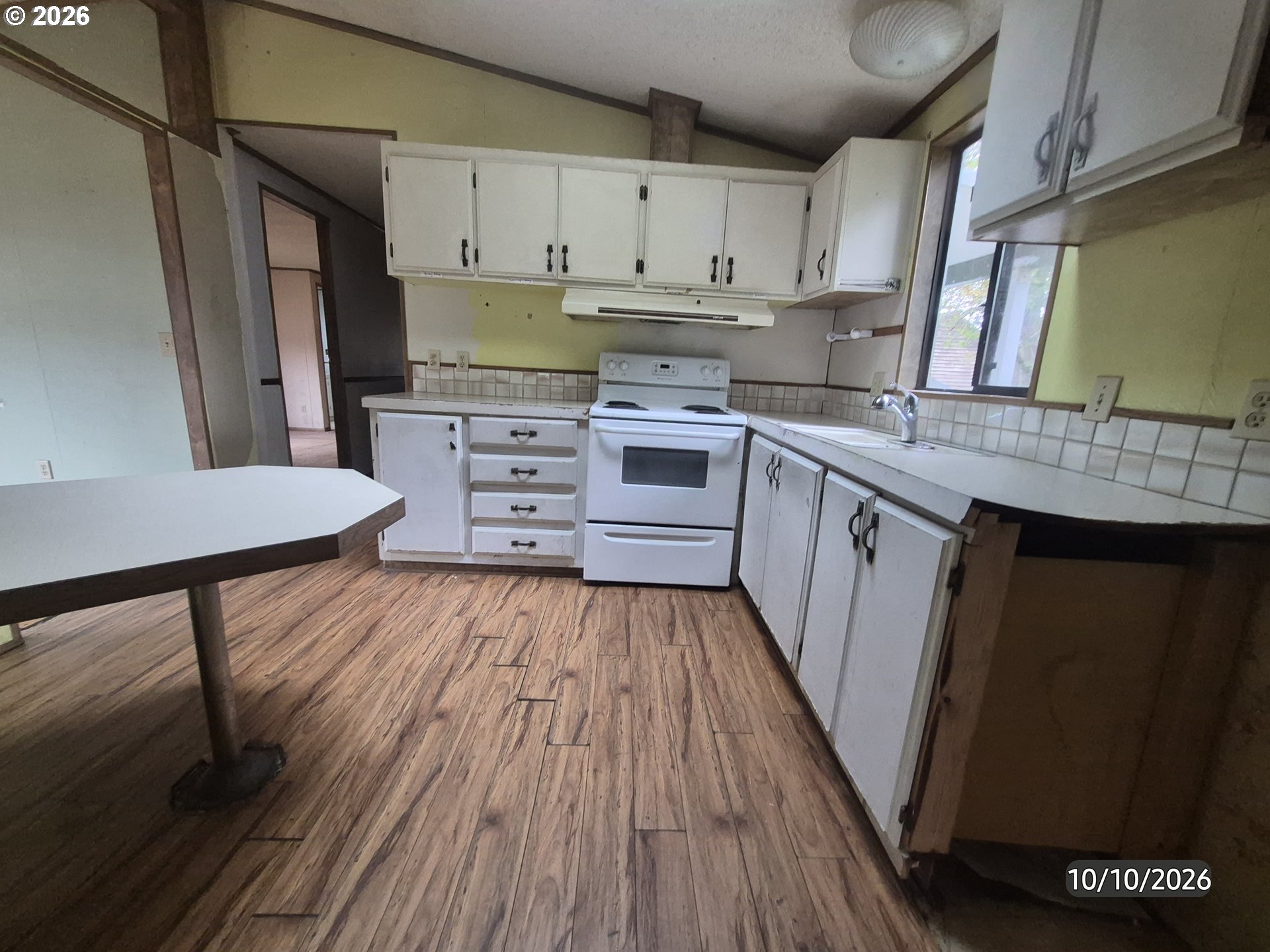1047 S Easy St Property Photo 4